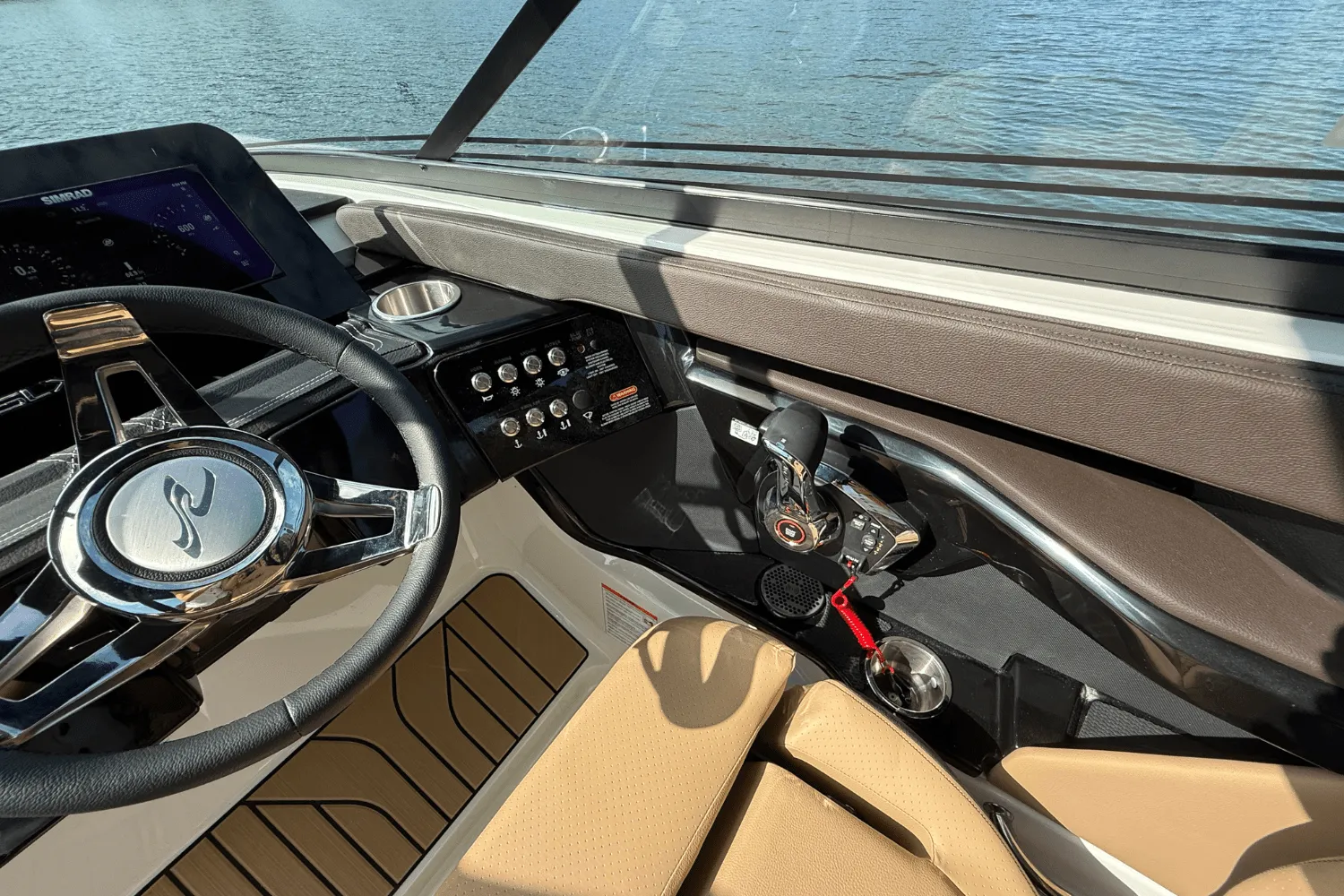 2026 Sea Ray SLX 260 Image Thumbnail #32