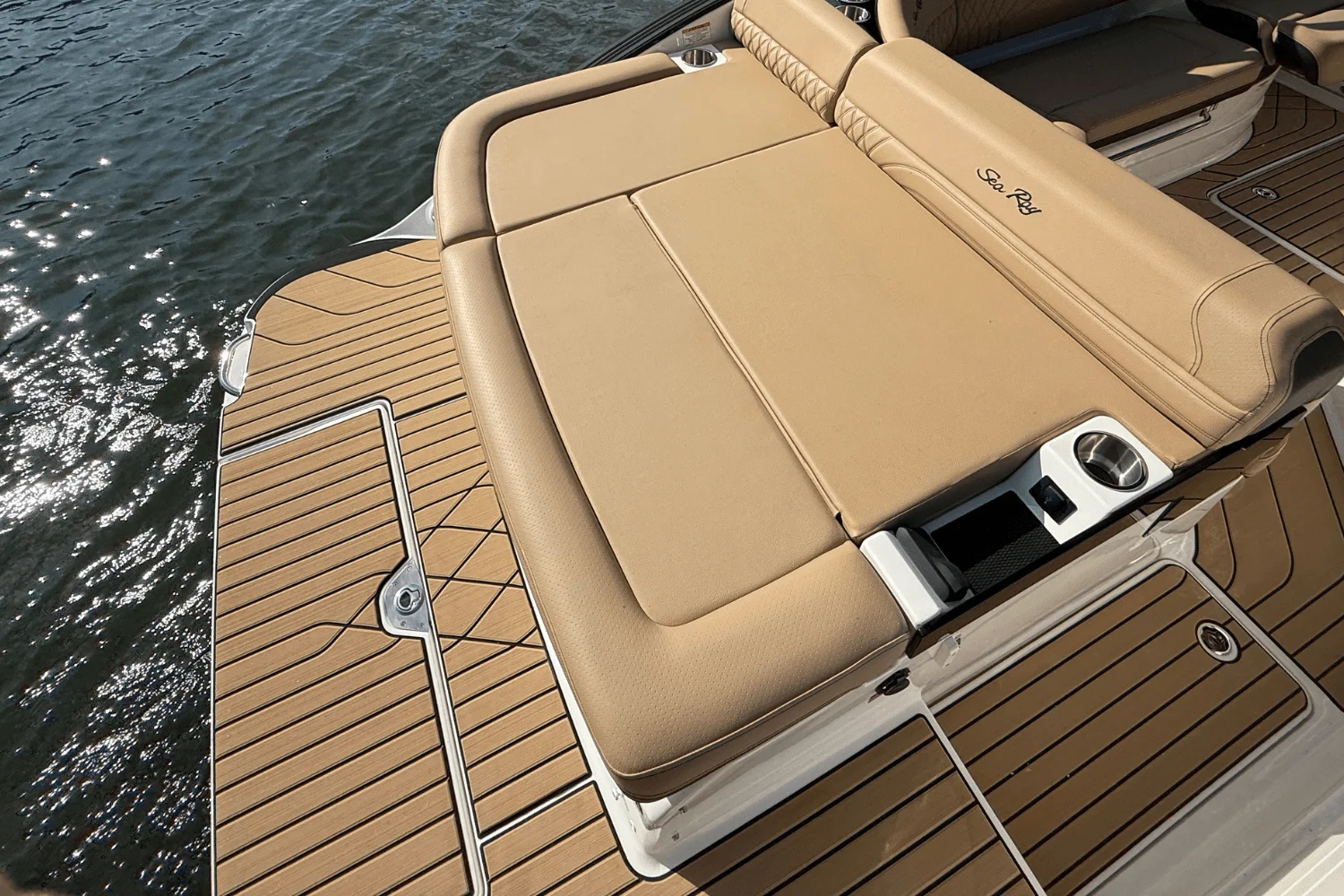 2026 Sea Ray SLX 260 Image Thumbnail #11