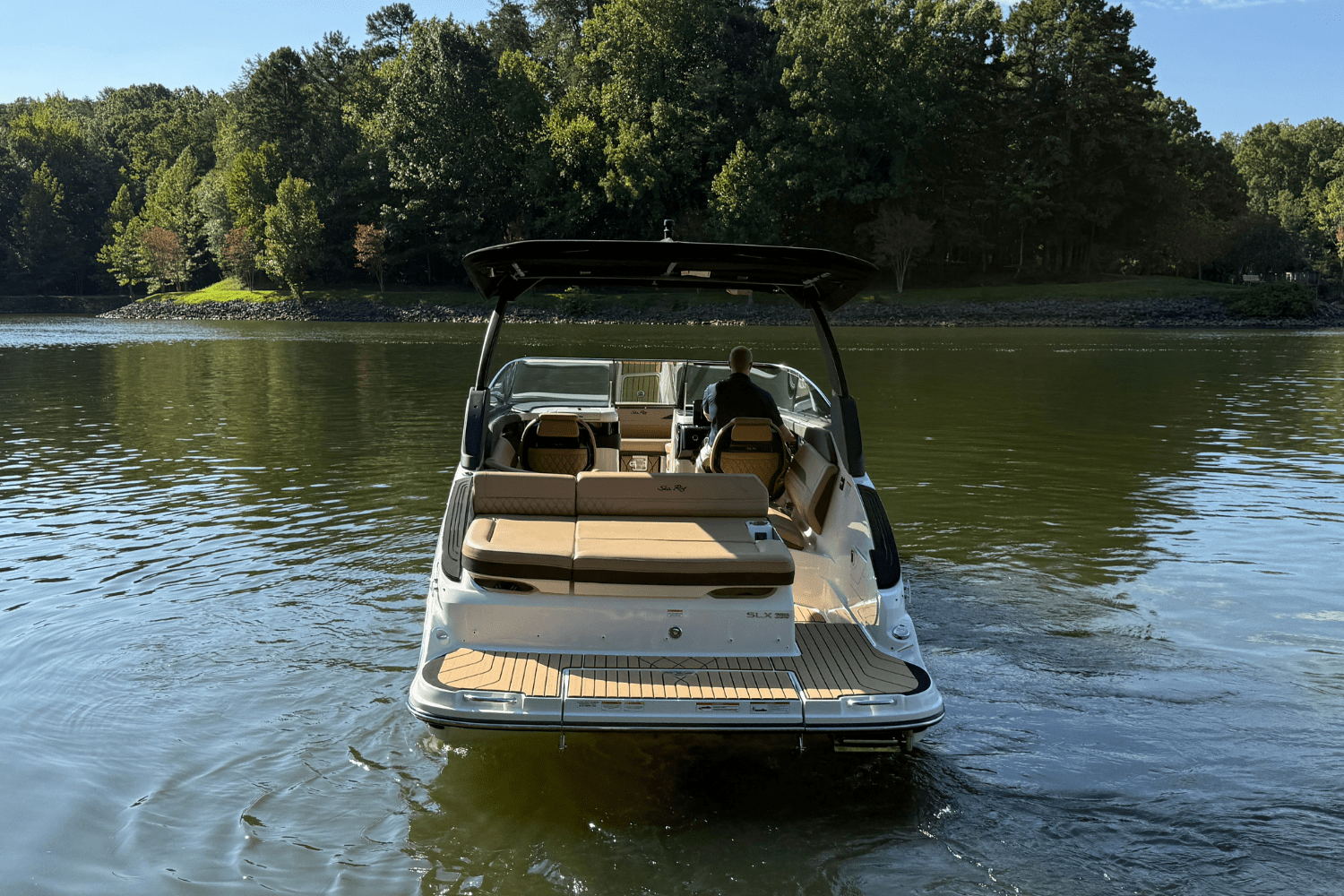 2026 Sea Ray SLX 260 Image Thumbnail #7