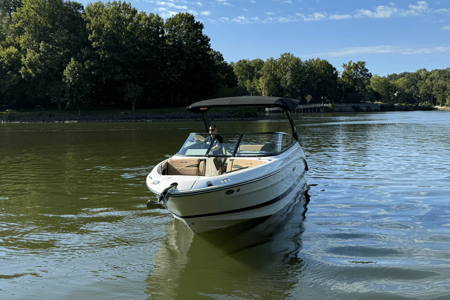 2026 Sea Ray SLX 260 Image Thumbnail #2