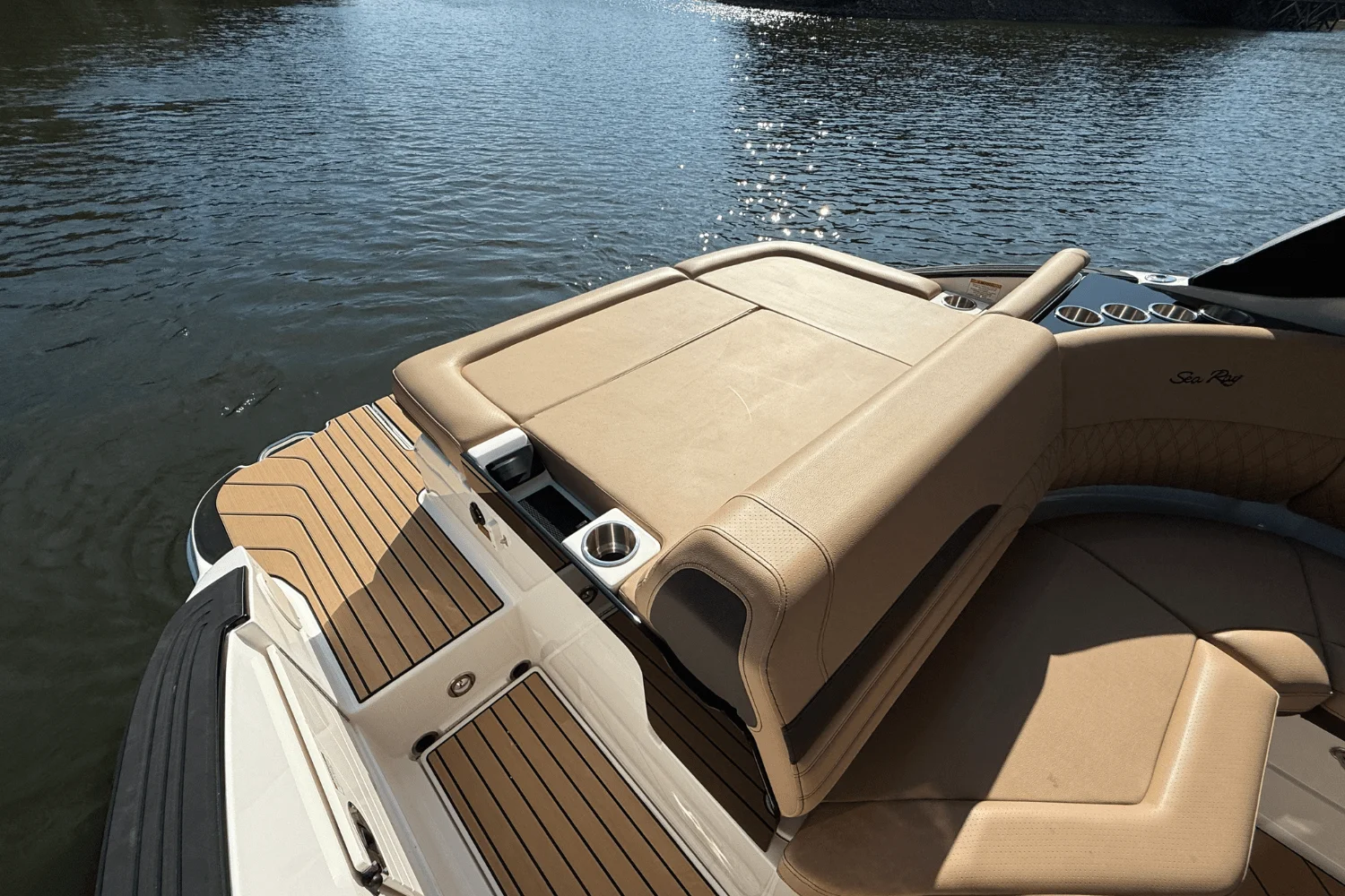 2026 Sea Ray SLX 260 Image Thumbnail #13