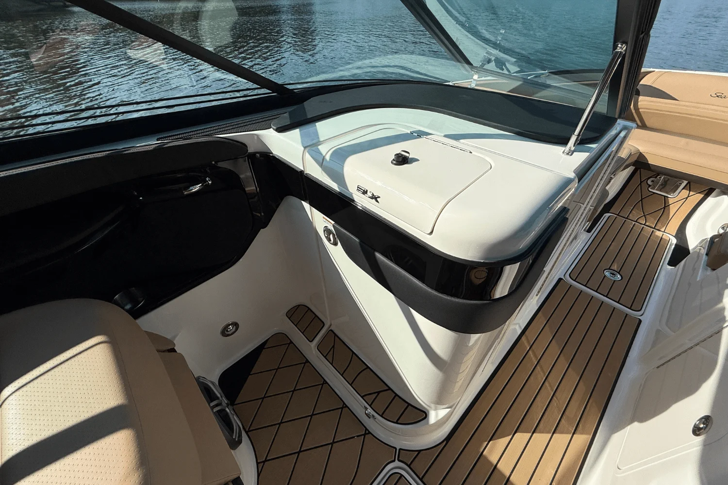 2026 Sea Ray SLX 260 Image Thumbnail #25