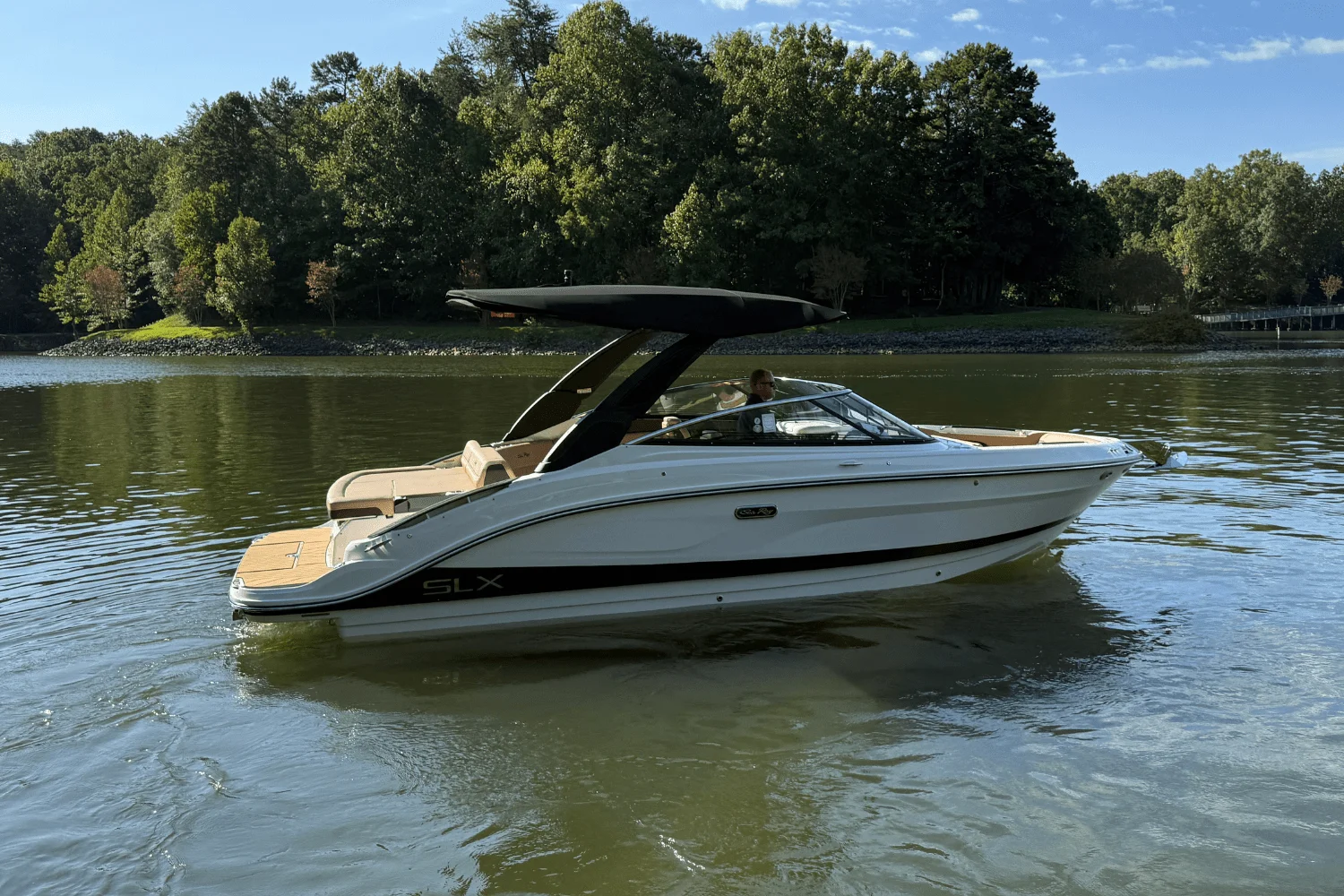 2026 Sea Ray SLX 260 Image Thumbnail #5