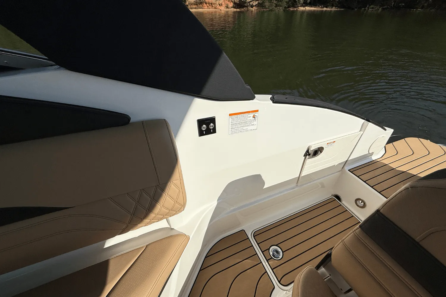 2026 Sea Ray SLX 260 Image Thumbnail #16