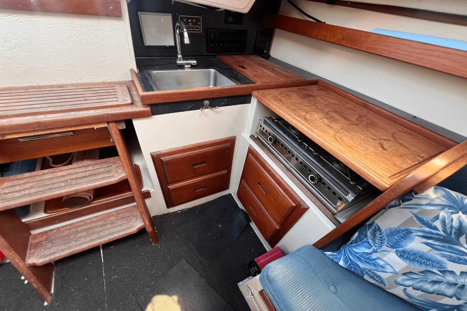 1987 Catalina 25 POP TOP Image Thumbnail #21