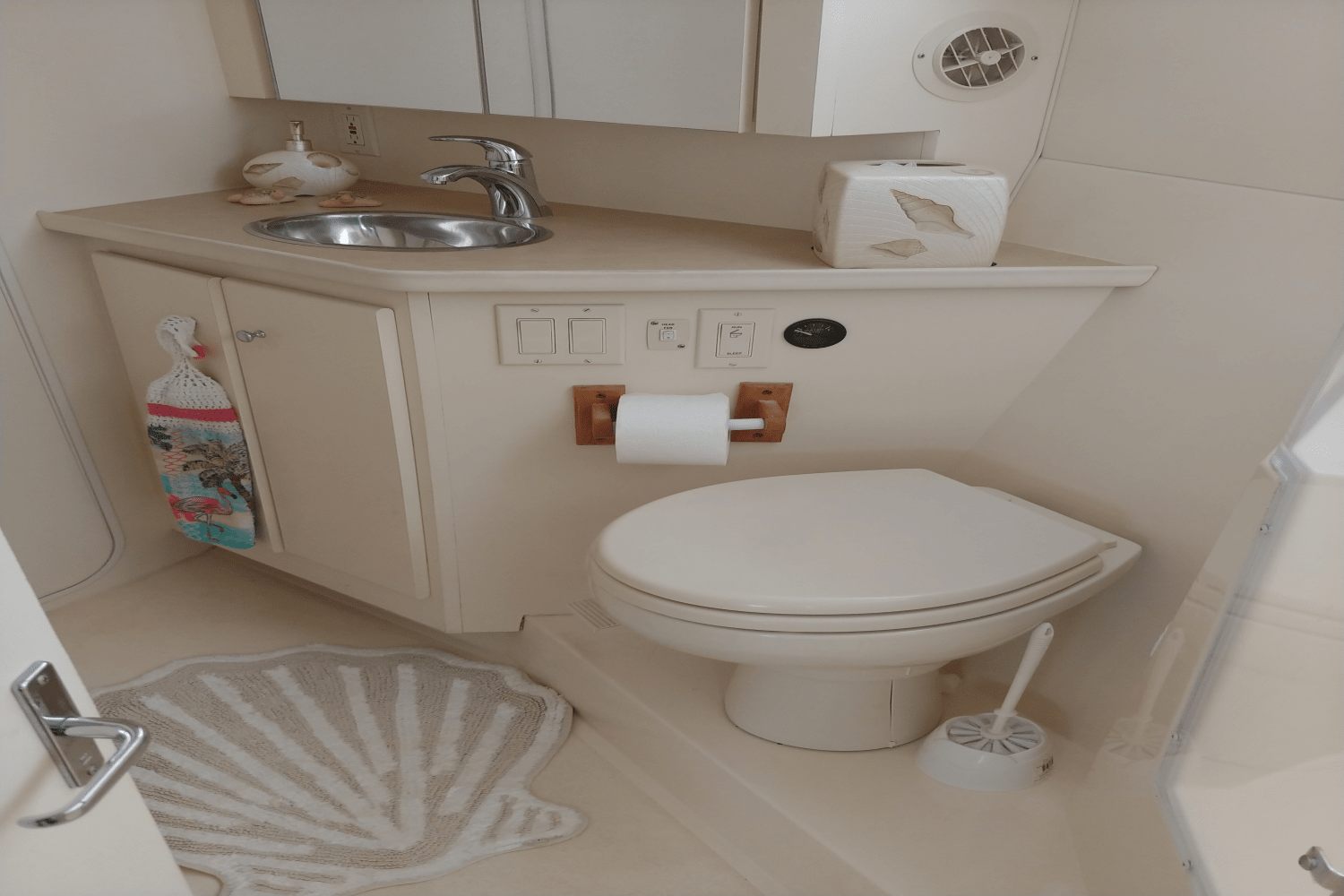 1998 Carver Yachts SANTEGO 380 Image Thumbnail #5