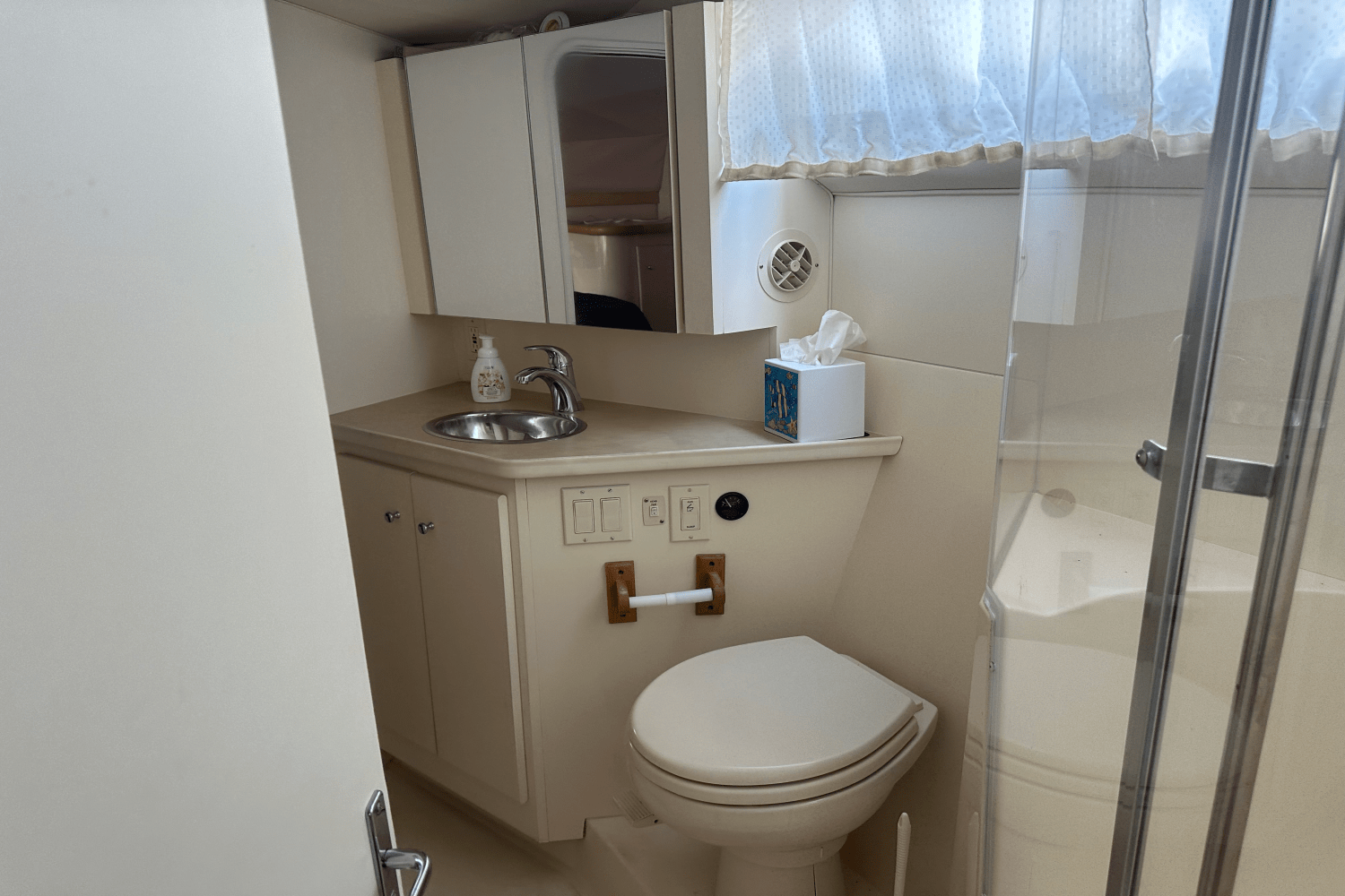 1998 Carver Yachts SANTEGO 380 Image Thumbnail #22