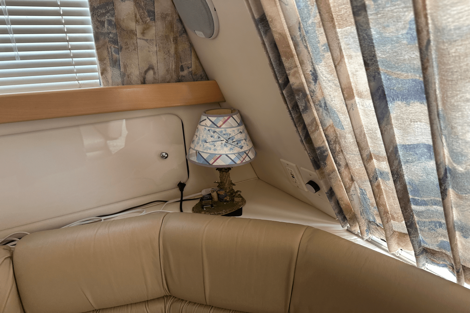 1998 Carver Yachts SANTEGO 380 Image Thumbnail #12