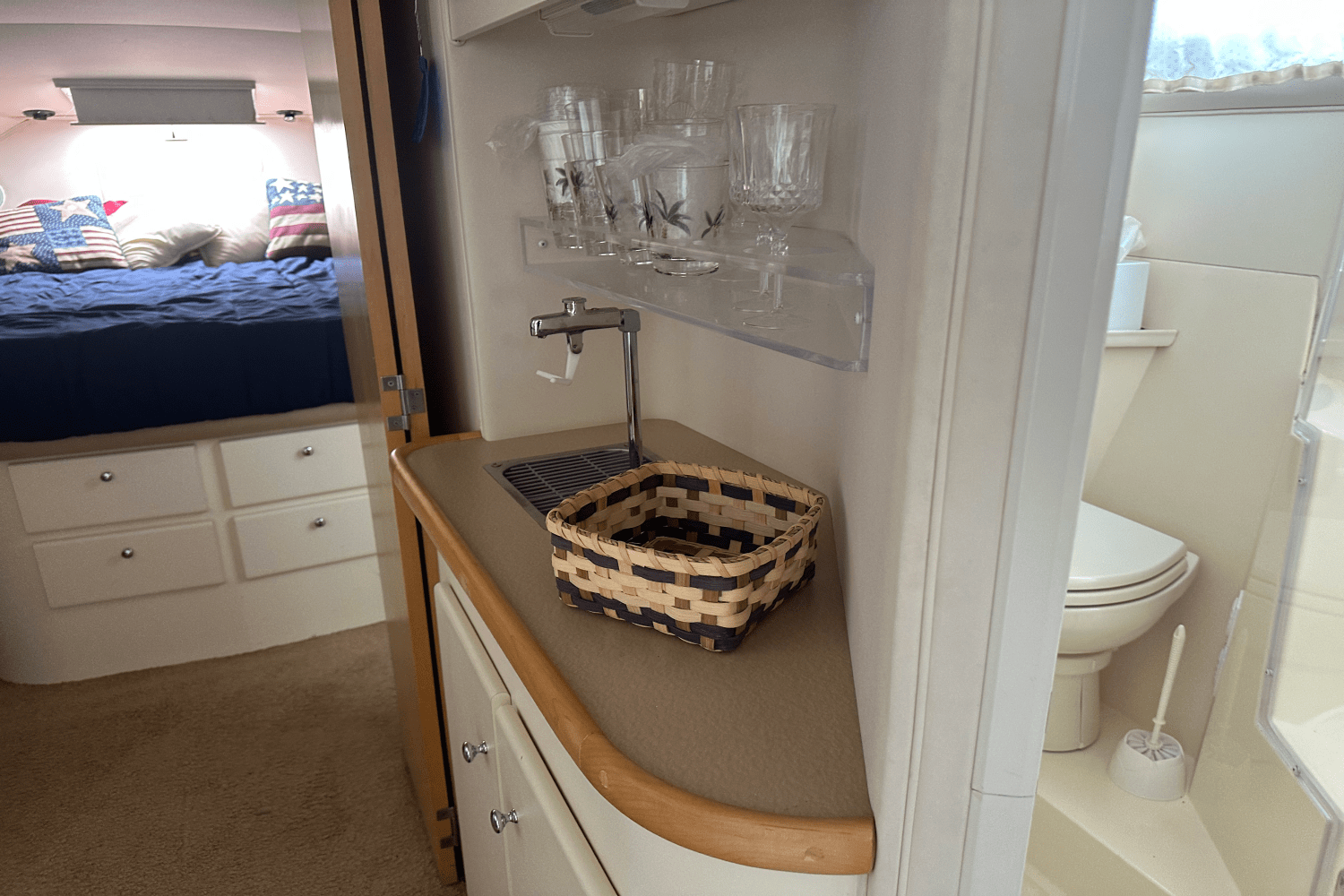 1998 Carver Yachts SANTEGO 380 Image Thumbnail #14