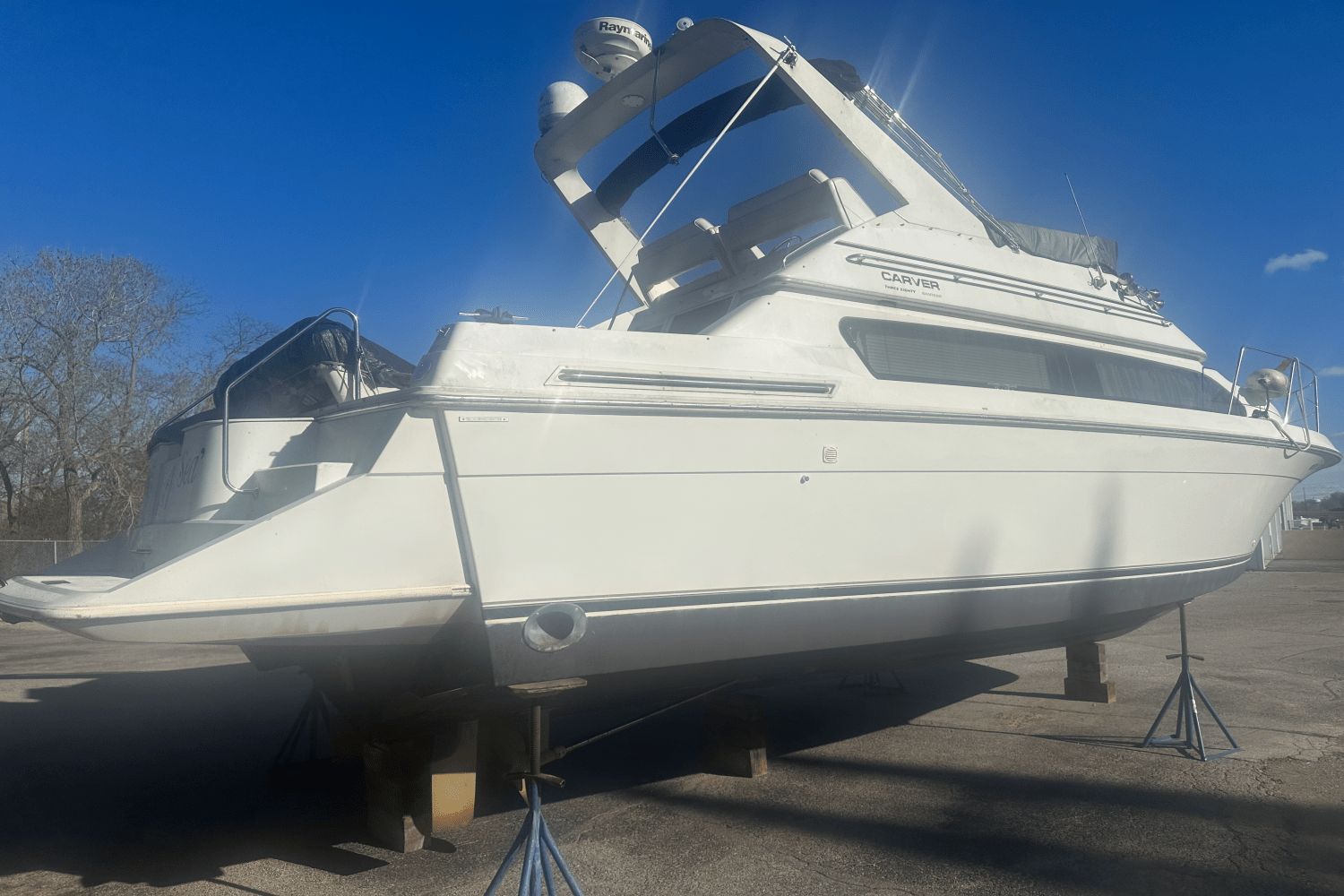 1998 Carver Yachts SANTEGO 380 Image Thumbnail #3