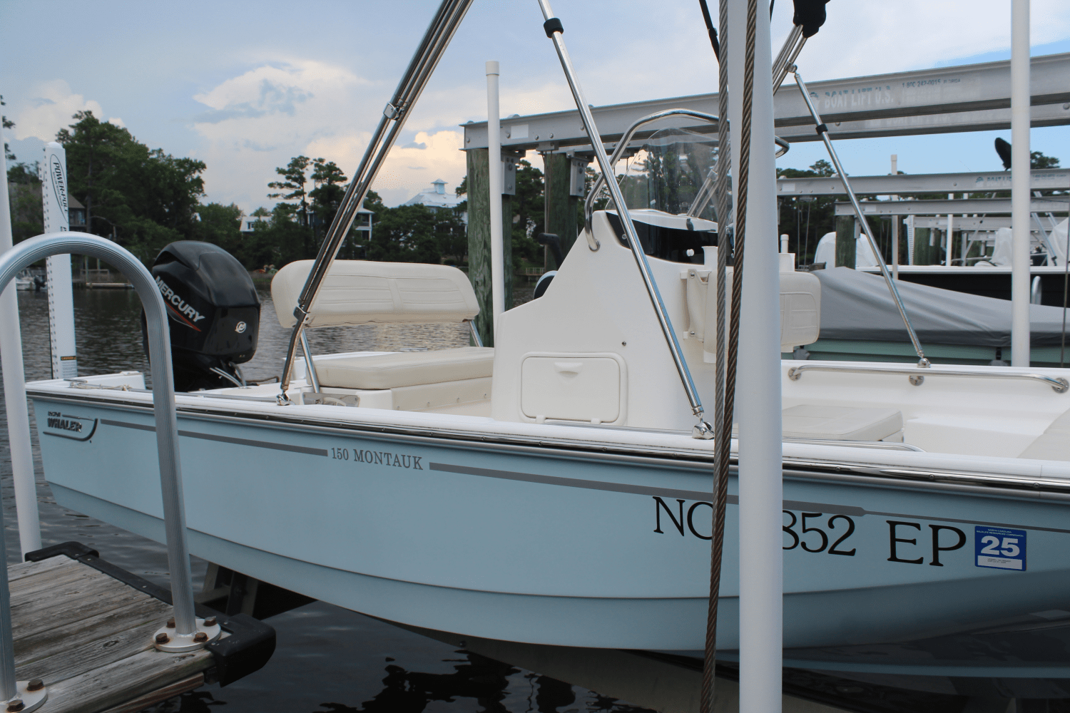 2021 Boston Whaler 150 MONTAUK Image Thumbnail #2
