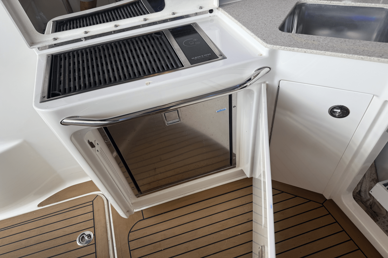 2010 Sea Ray 470 SUNDANCER Image Thumbnail #32