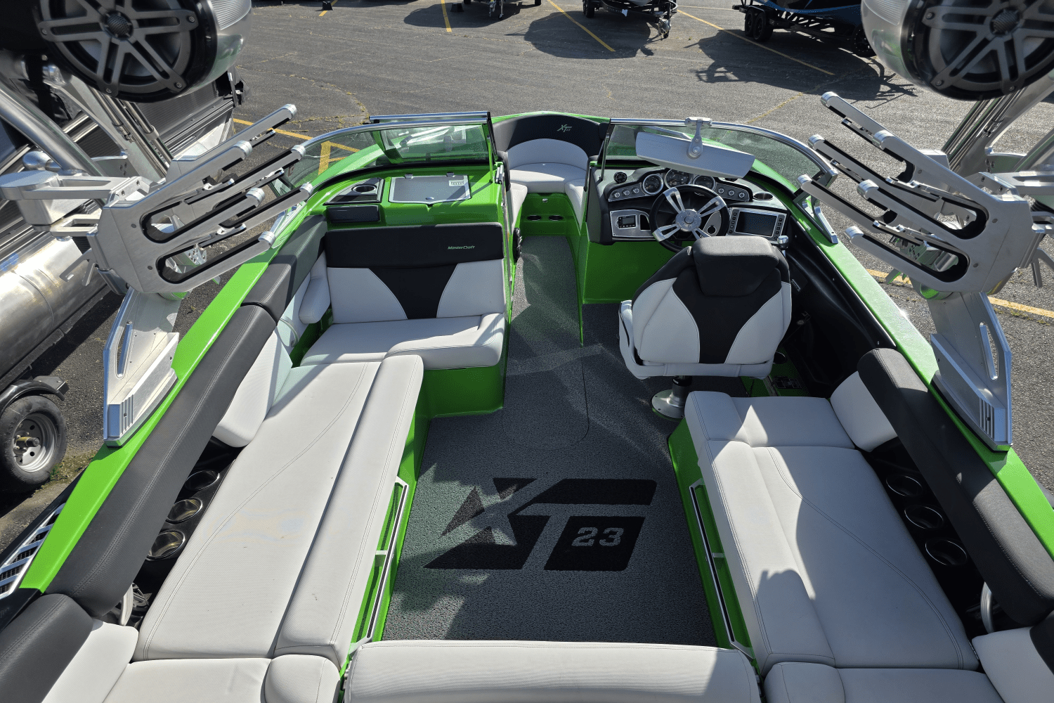 2017 Mastercraft XT23 Image Thumbnail #2