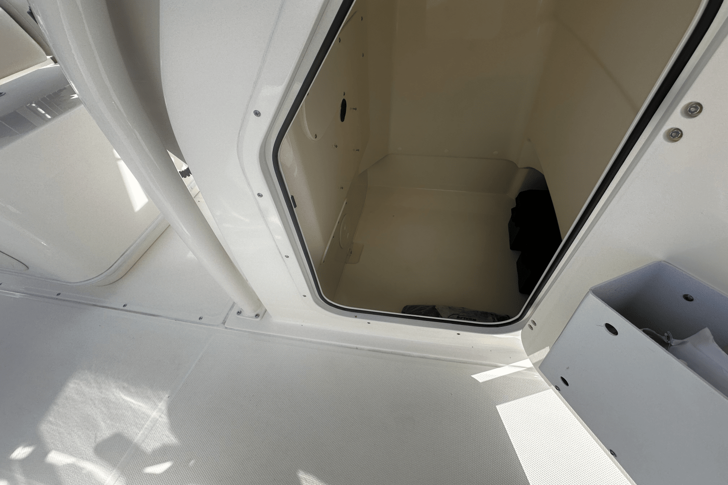 2024 Boston Whaler 210 Montauk Image Thumbnail #9