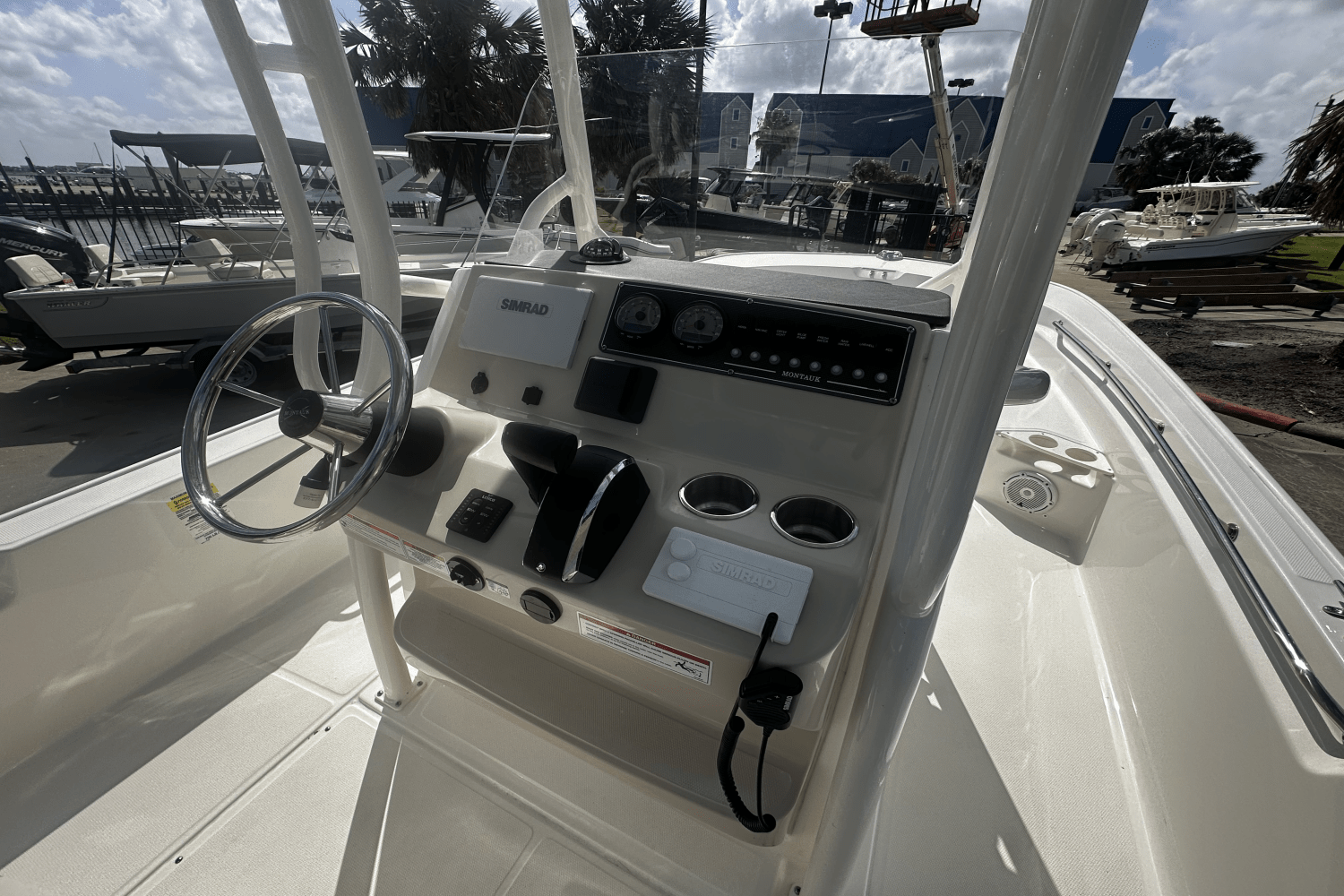 2024 Boston Whaler 210 Montauk Image Thumbnail #11