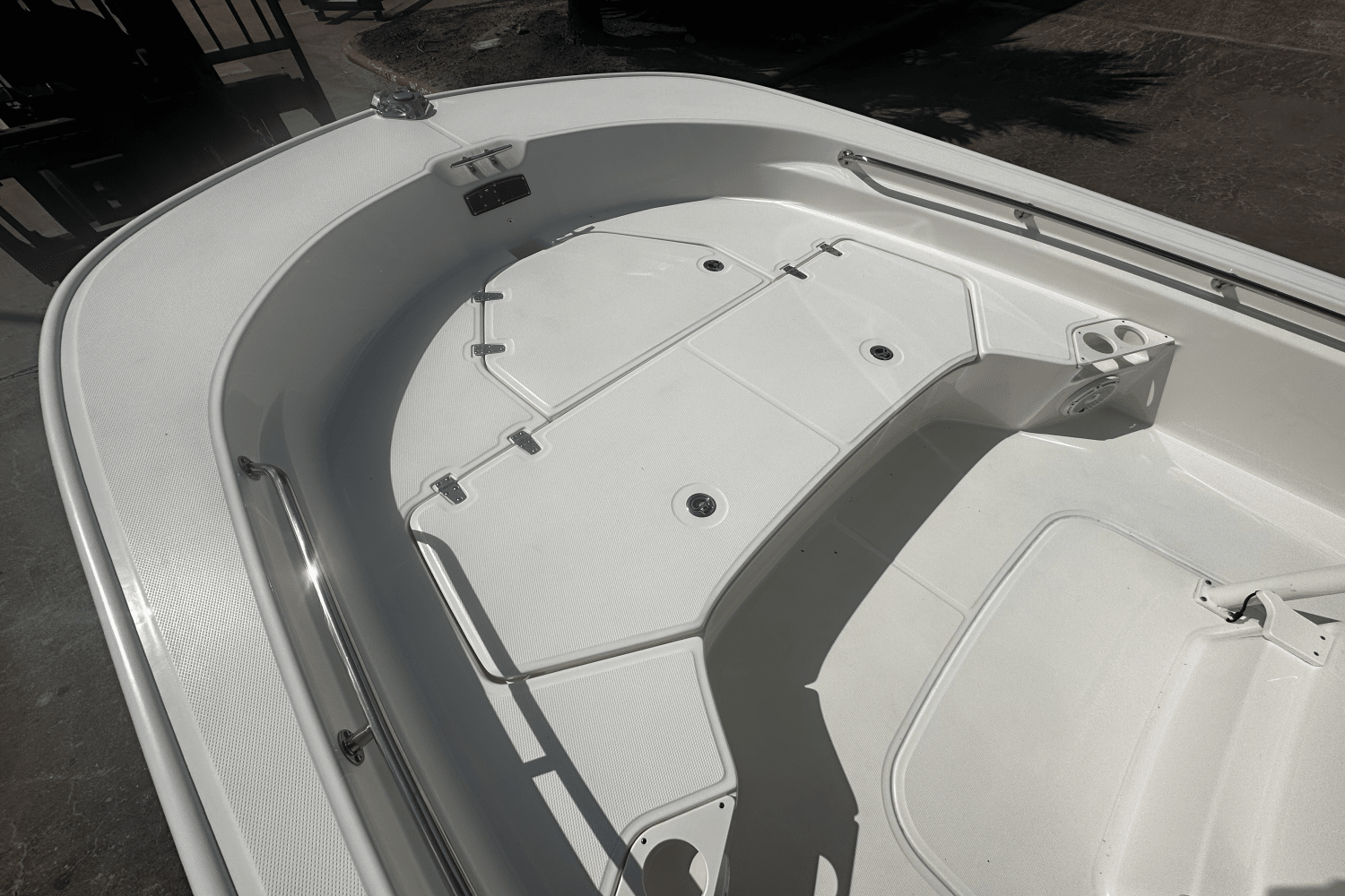 2024 Boston Whaler 210 Montauk Image Thumbnail #6
