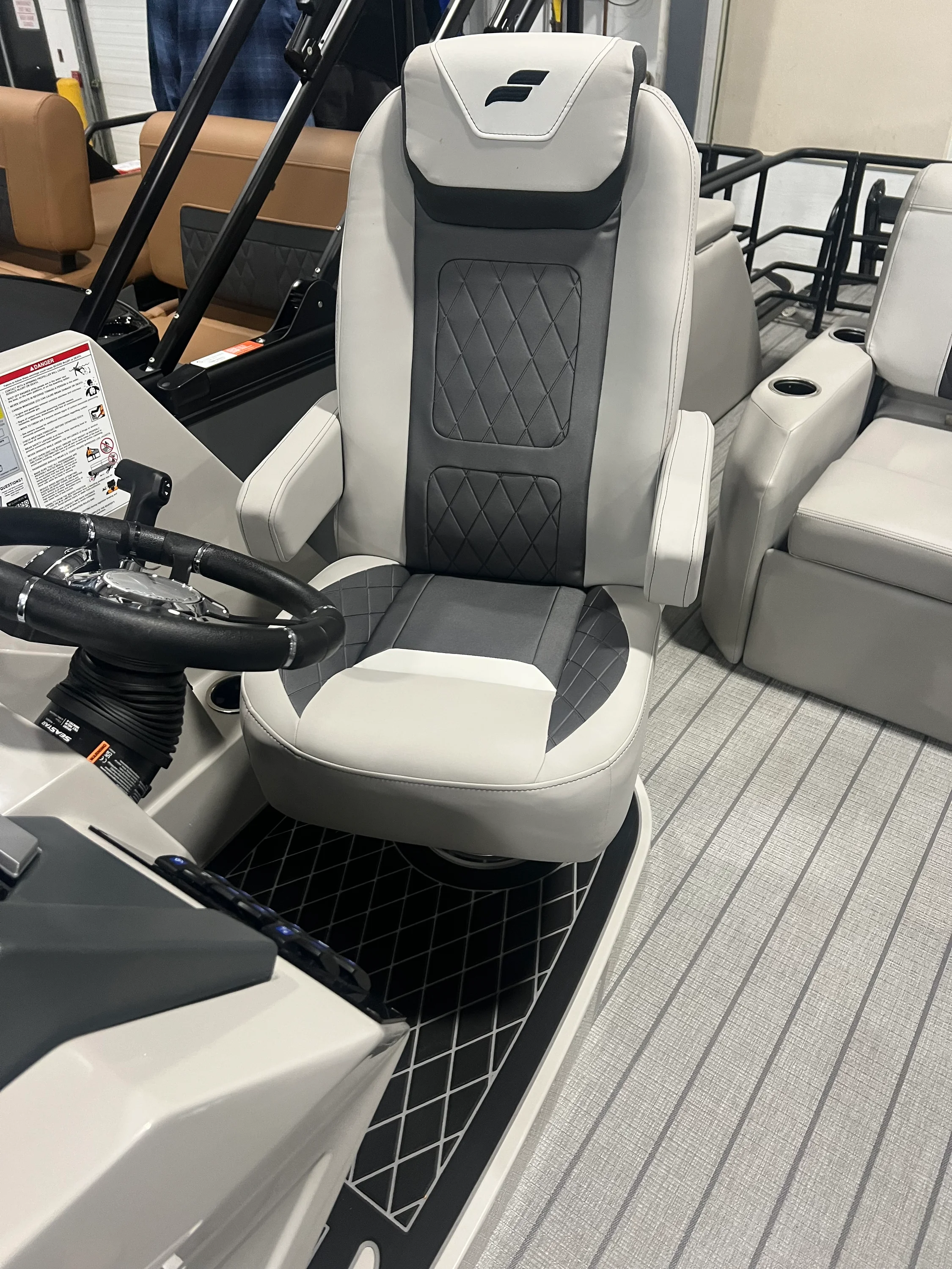 2026 Starcraft SLS 3 Q DH Image Thumbnail #2