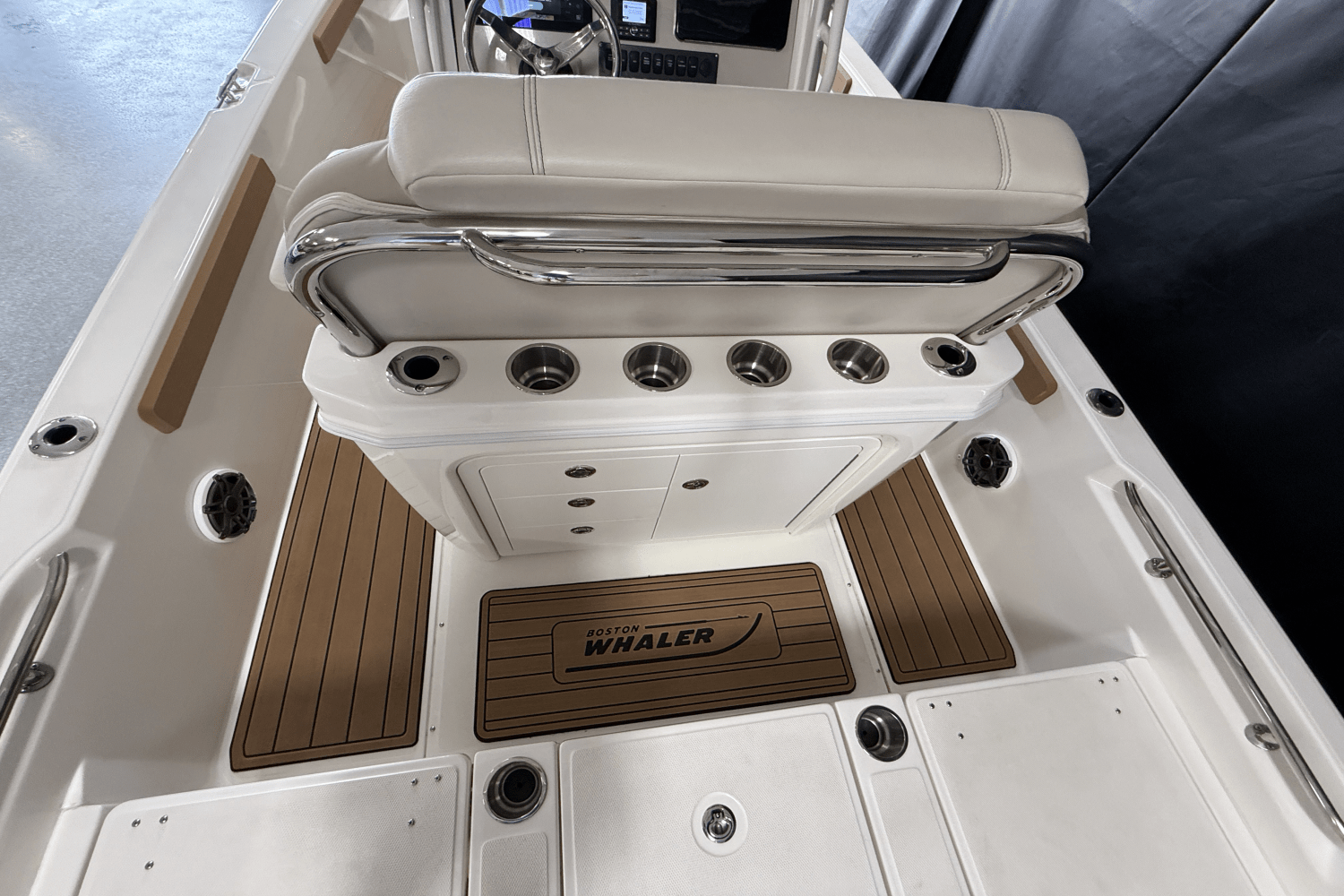 2023 Boston Whaler 250 Dauntless Image Thumbnail #29