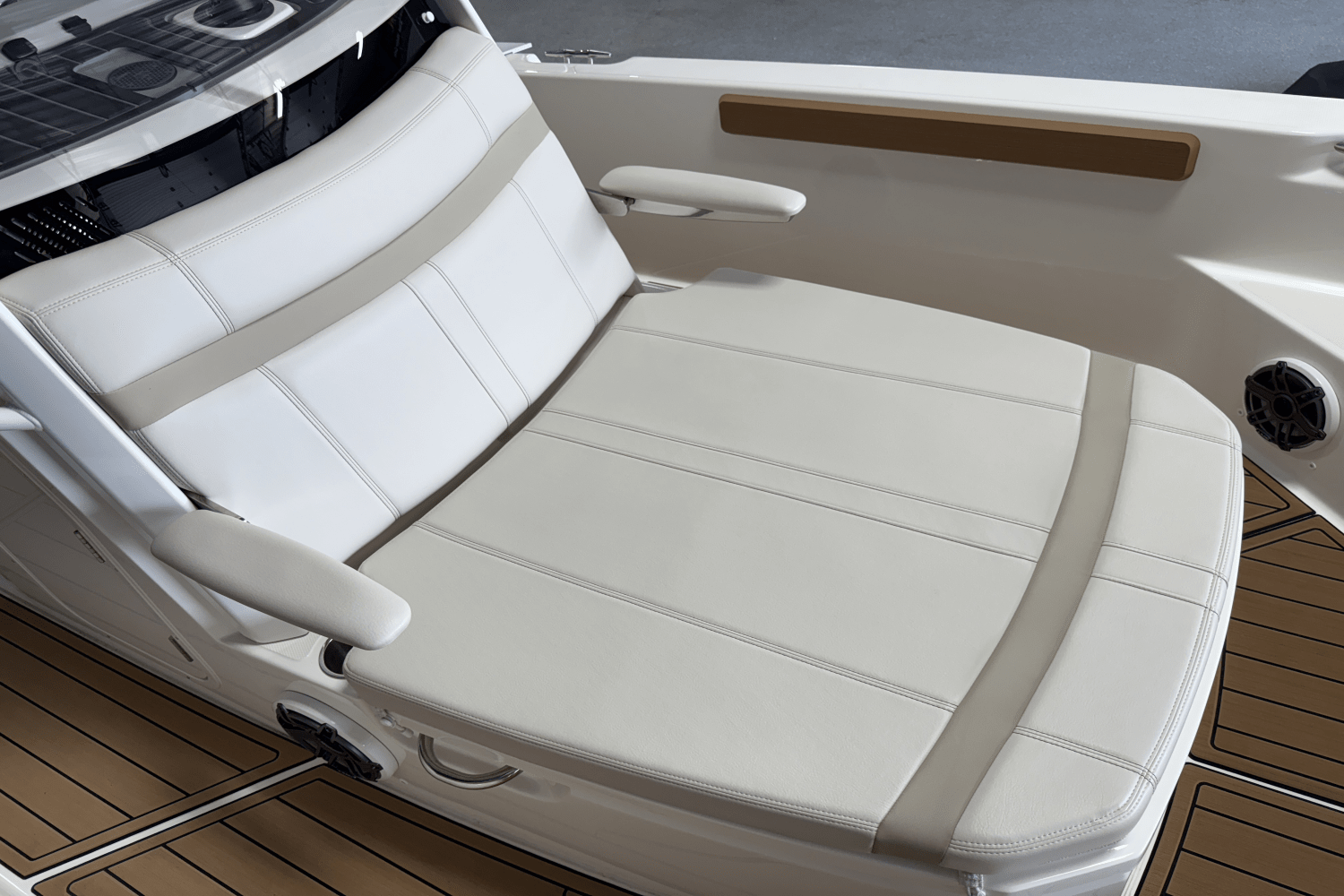 2023 Boston Whaler 250 Dauntless Image Thumbnail #68