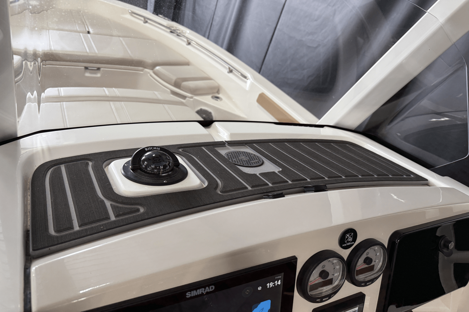 2023 Boston Whaler 250 Dauntless Image Thumbnail #57