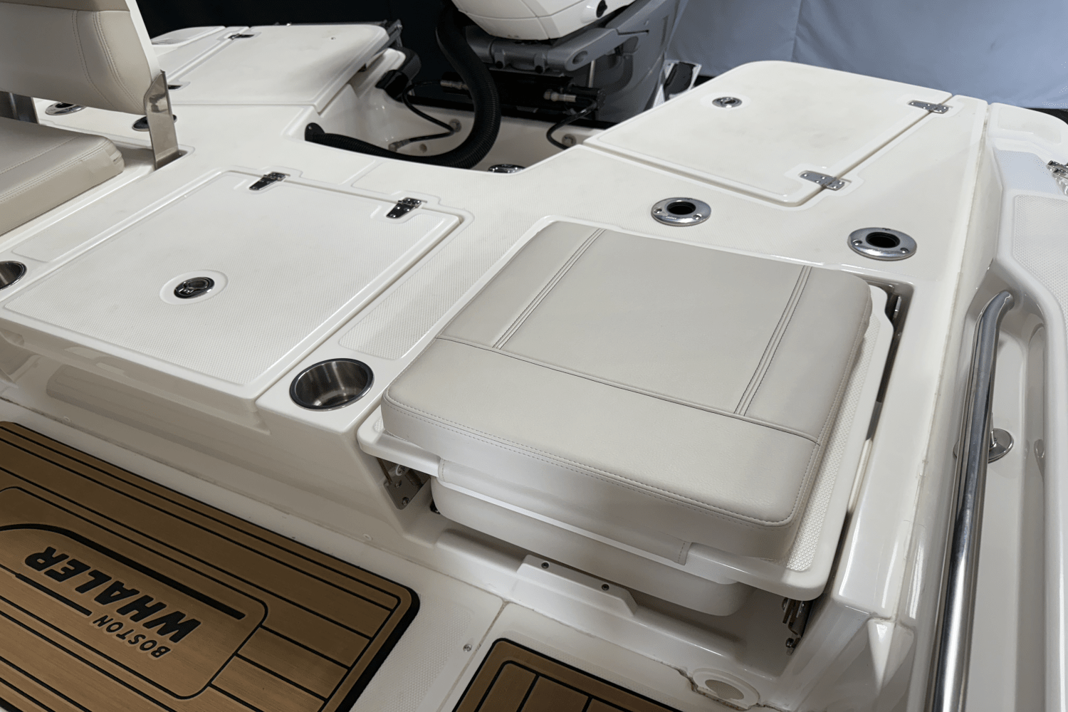 2023 Boston Whaler 250 Dauntless Image Thumbnail #24