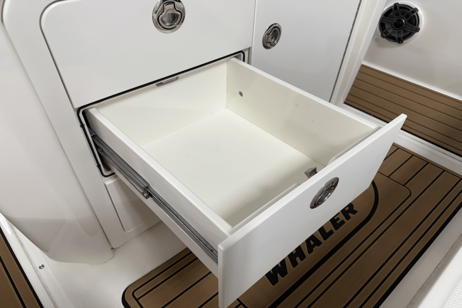 2023 Boston Whaler 250 Dauntless Image Thumbnail #33