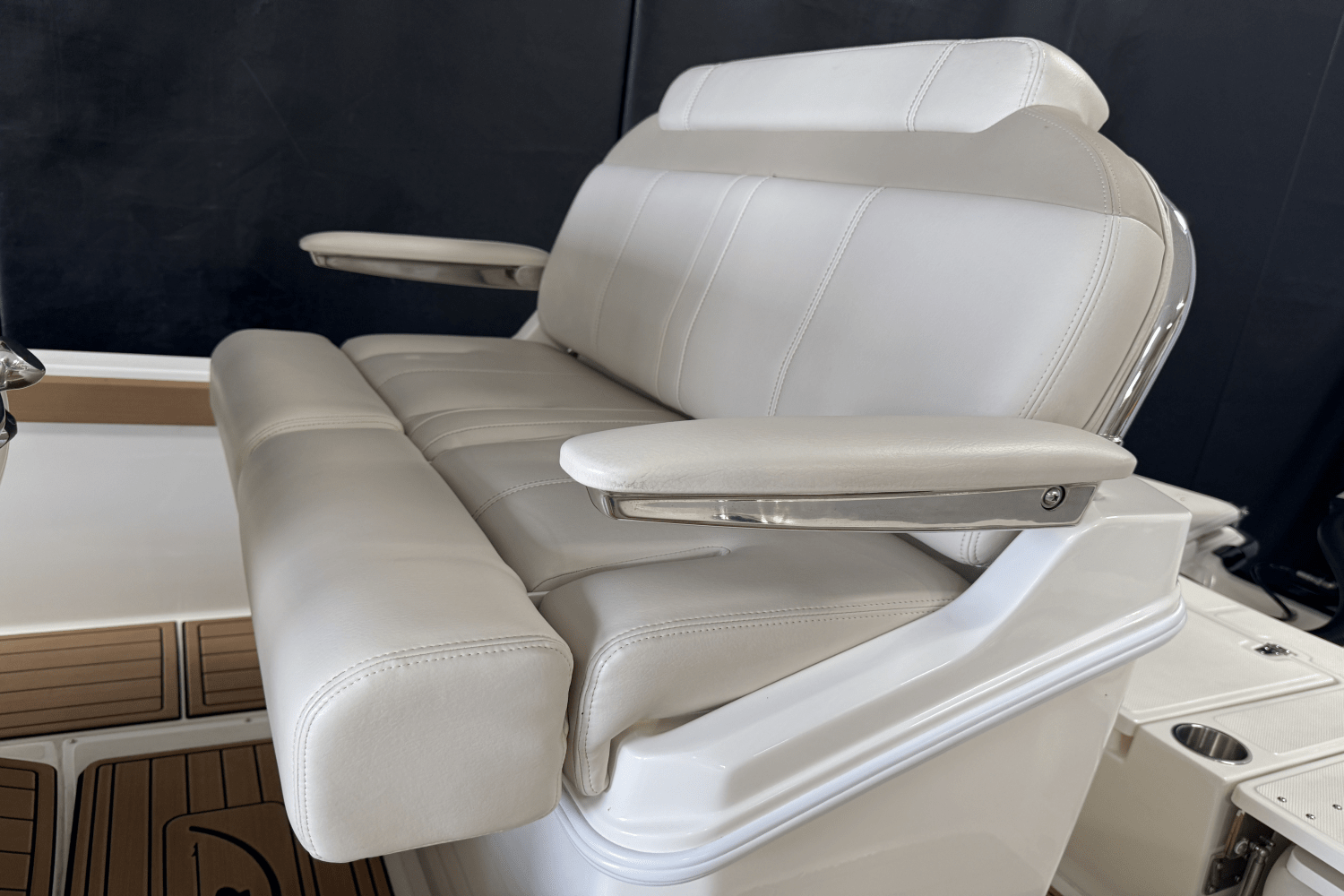 2023 Boston Whaler 250 Dauntless Image Thumbnail #39