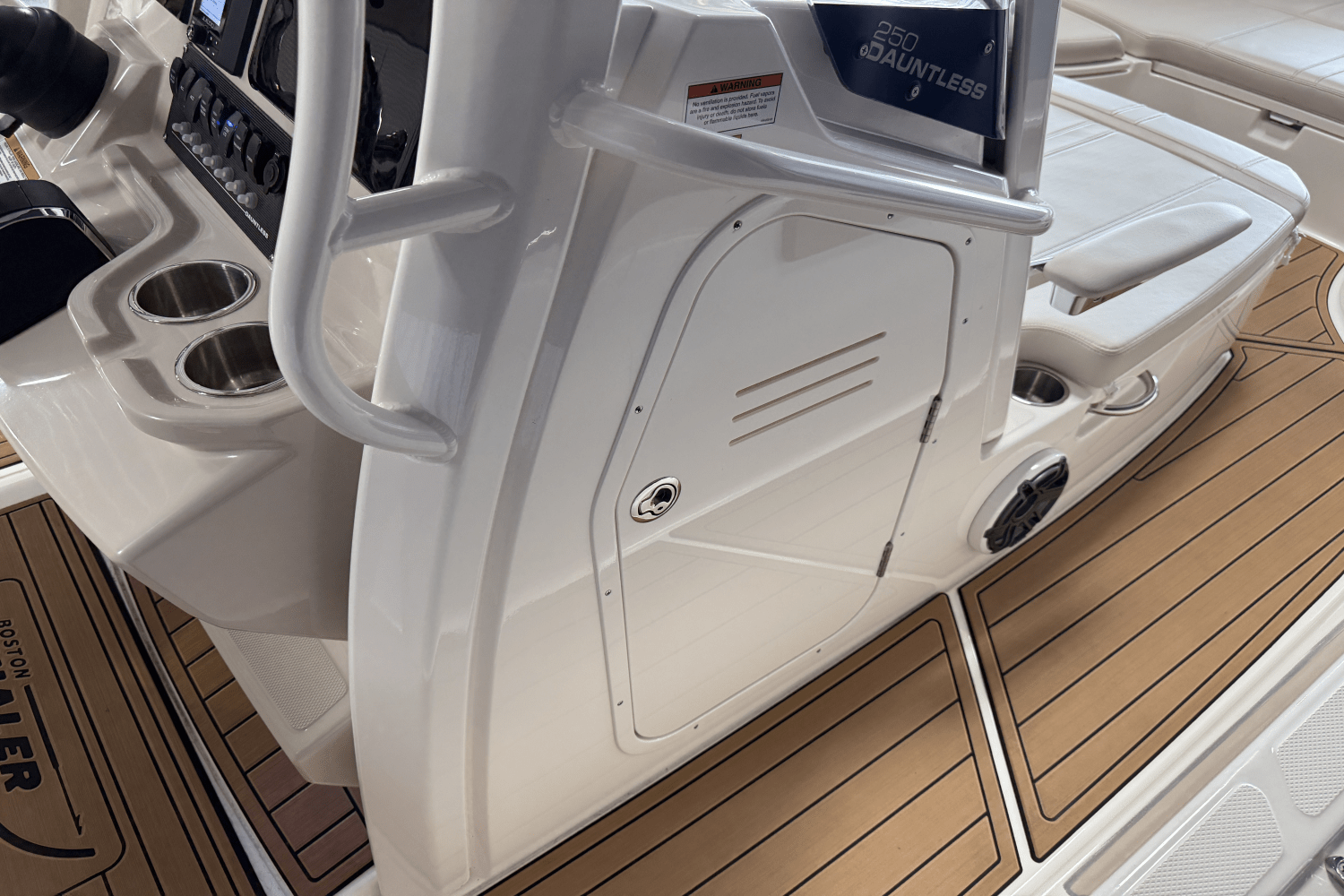 2023 Boston Whaler 250 Dauntless Image Thumbnail #63