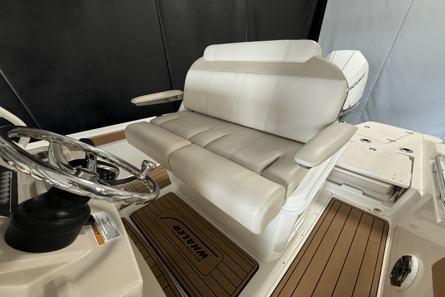 2023 Boston Whaler 250 Dauntless Image Thumbnail #38