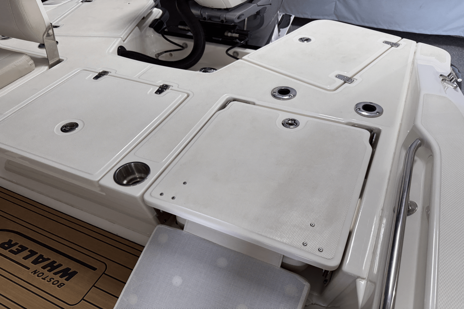 2023 Boston Whaler 250 Dauntless Image Thumbnail #23