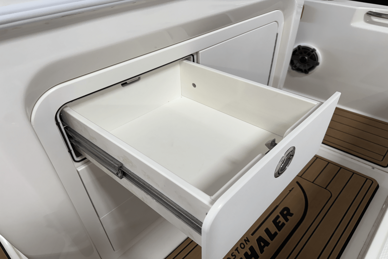 2023 Boston Whaler 250 Dauntless Image Thumbnail #32