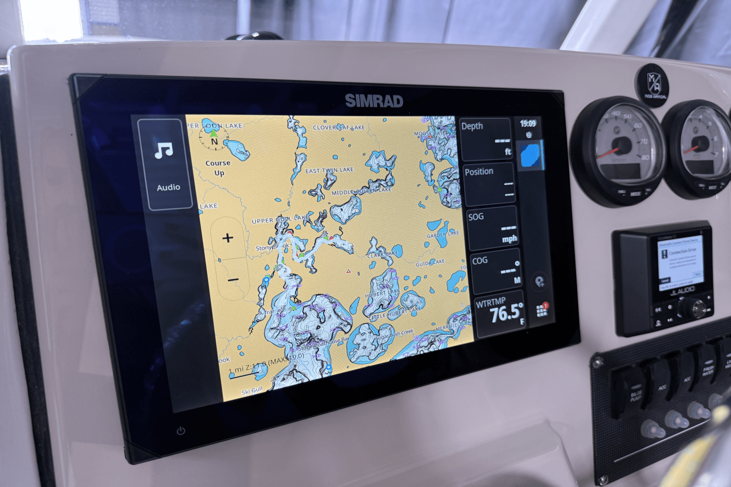 2023 Boston Whaler 250 Dauntless Image Thumbnail #46