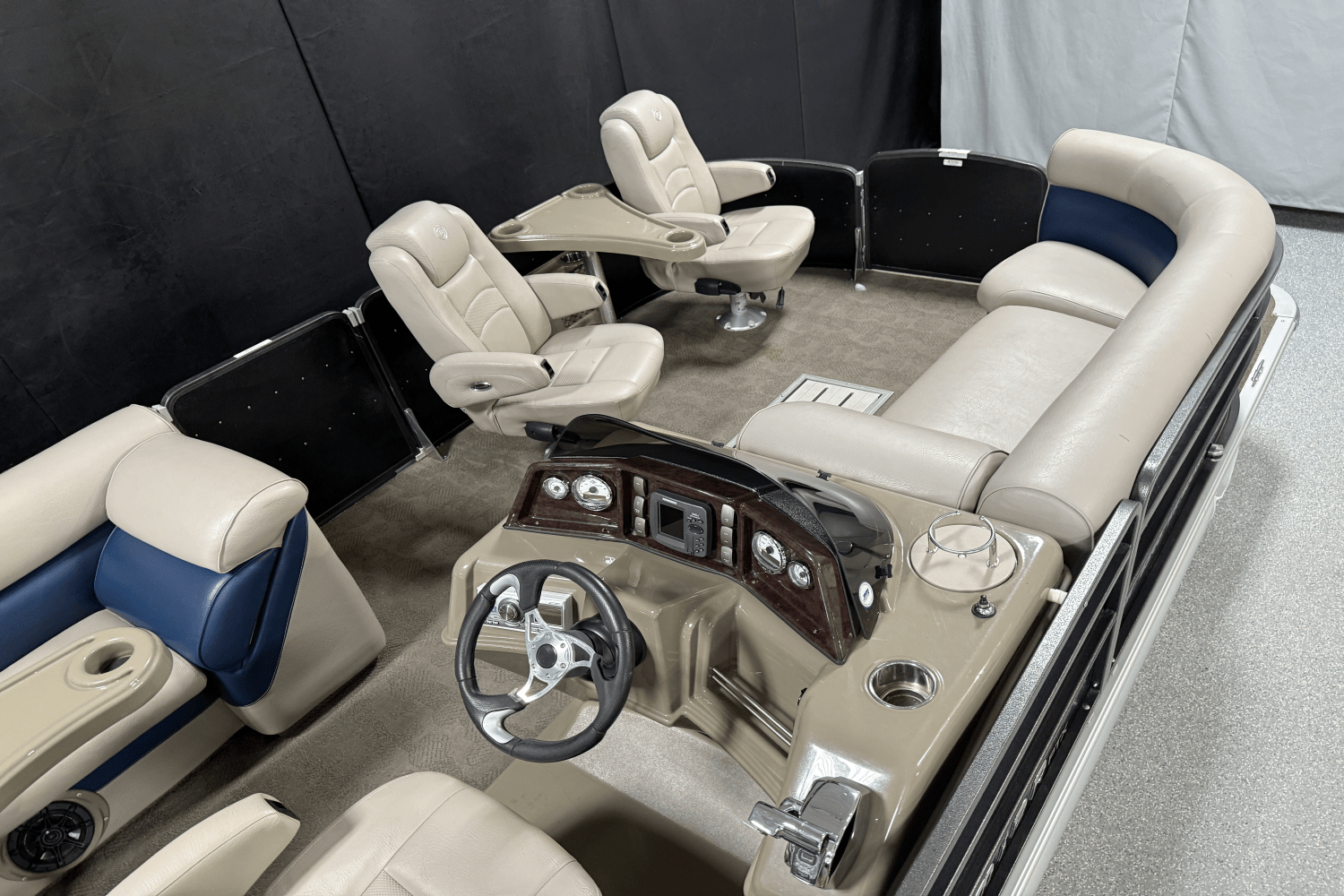 2012 Premier 235 SOLARIS Image Thumbnail #7