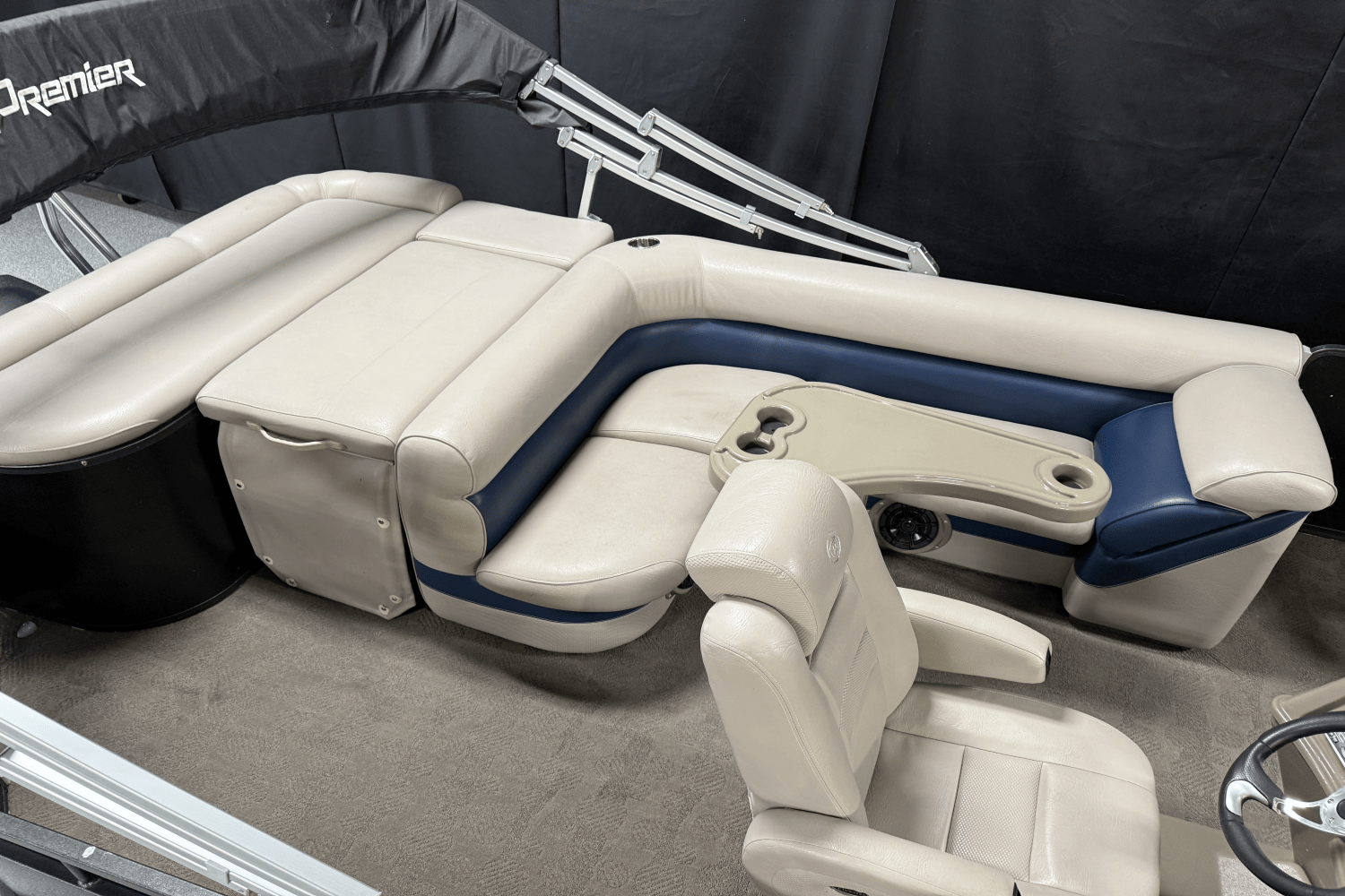 2012 Premier 235 SOLARIS Image Thumbnail #11