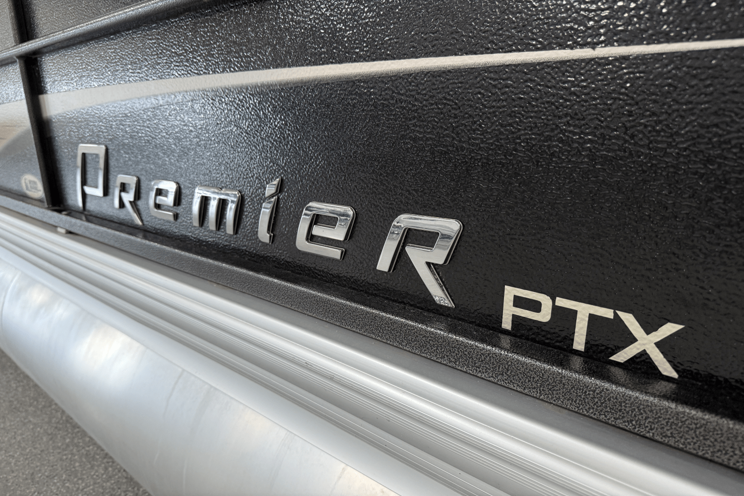 2012 Premier 235 SOLARIS Image Thumbnail #17