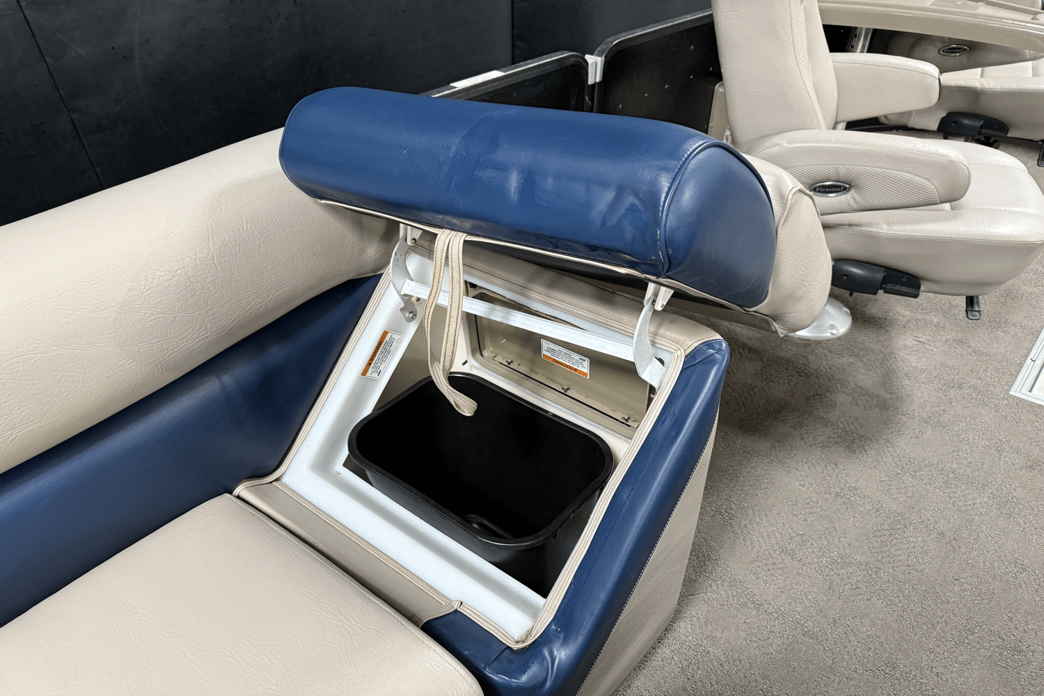 2012 Premier 235 SOLARIS Image Thumbnail #43