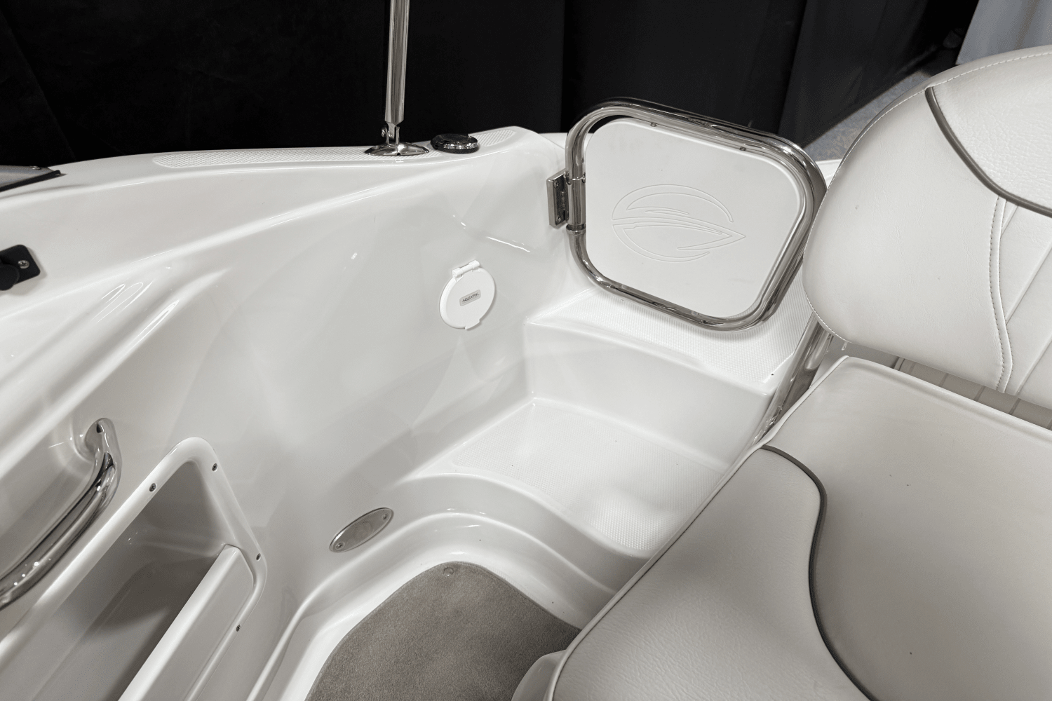 2008 Crownline 220 Image Thumbnail #37