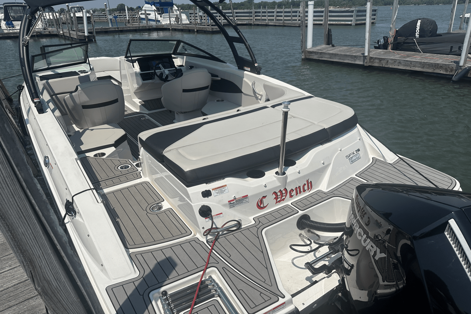 2023 Sea Ray 210 SPX/OB Image Thumbnail #7