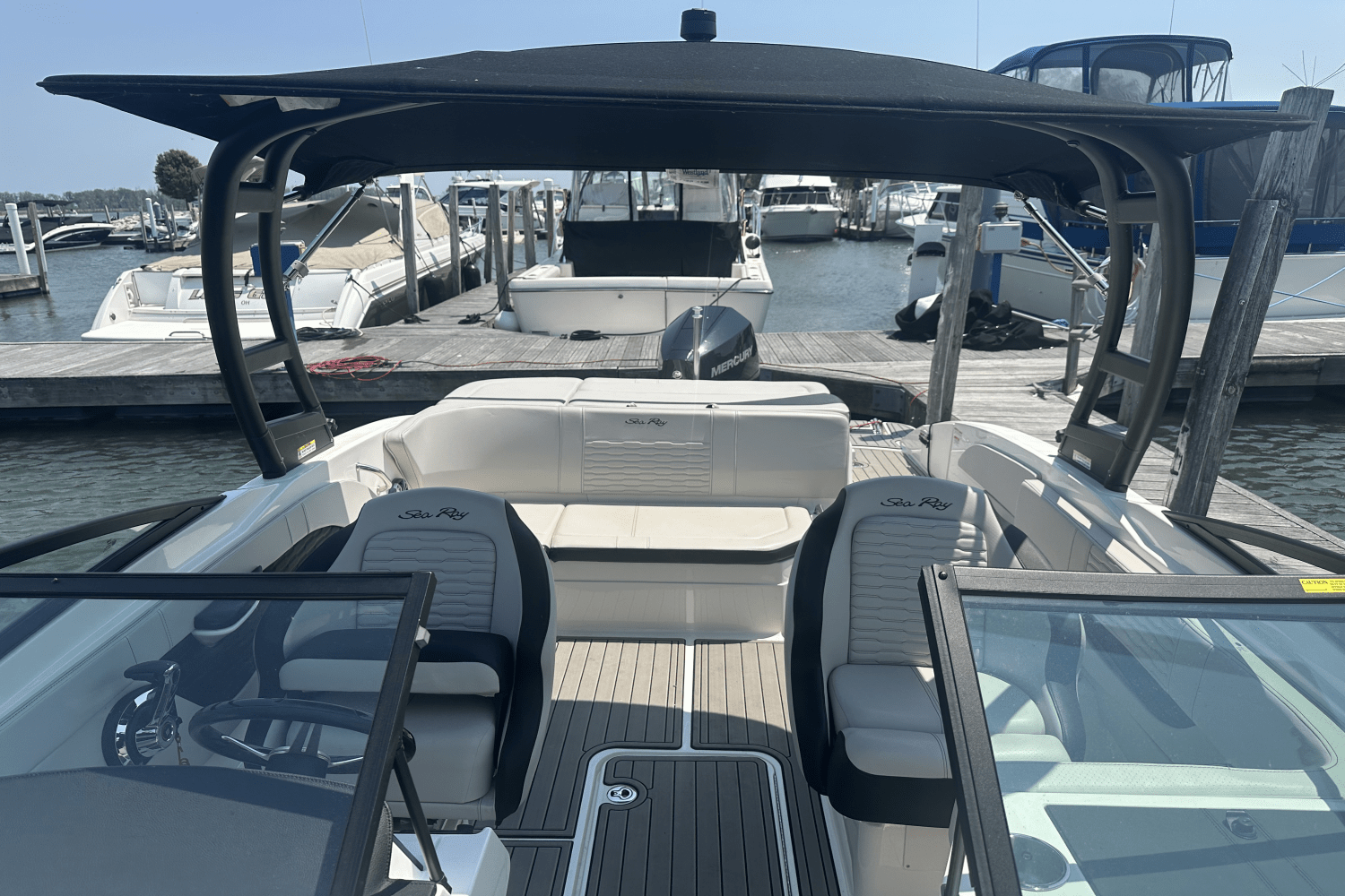 2023 Sea Ray 210 SPX/OB Image Thumbnail #1