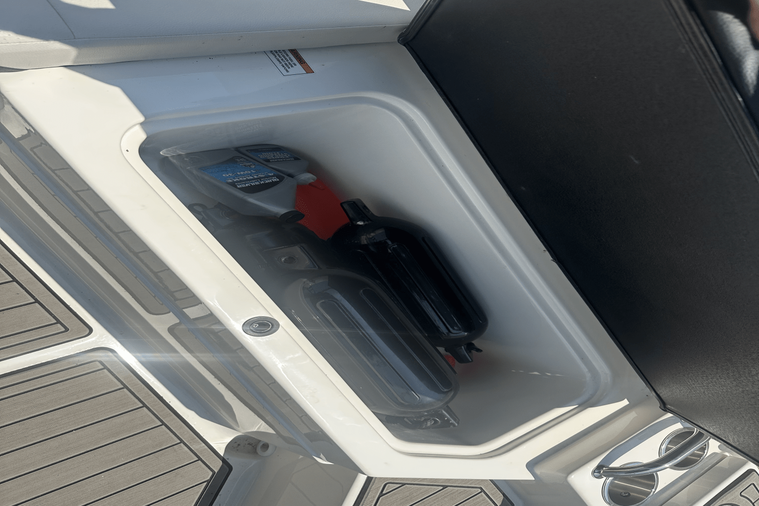 2023 Sea Ray 210 SPX/OB Image Thumbnail #2