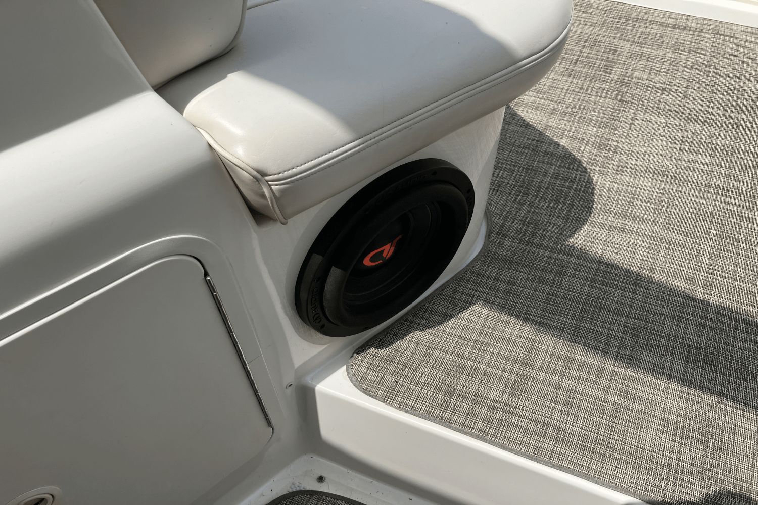 2000 Cruisers Yachts 3375 Image Thumbnail #14