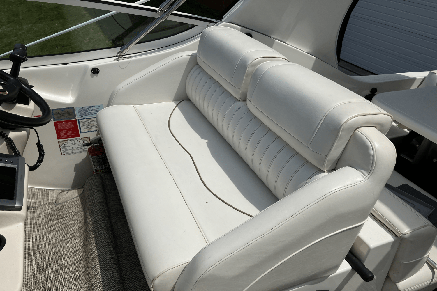 2000 Cruisers Yachts 3375 Image Thumbnail #27