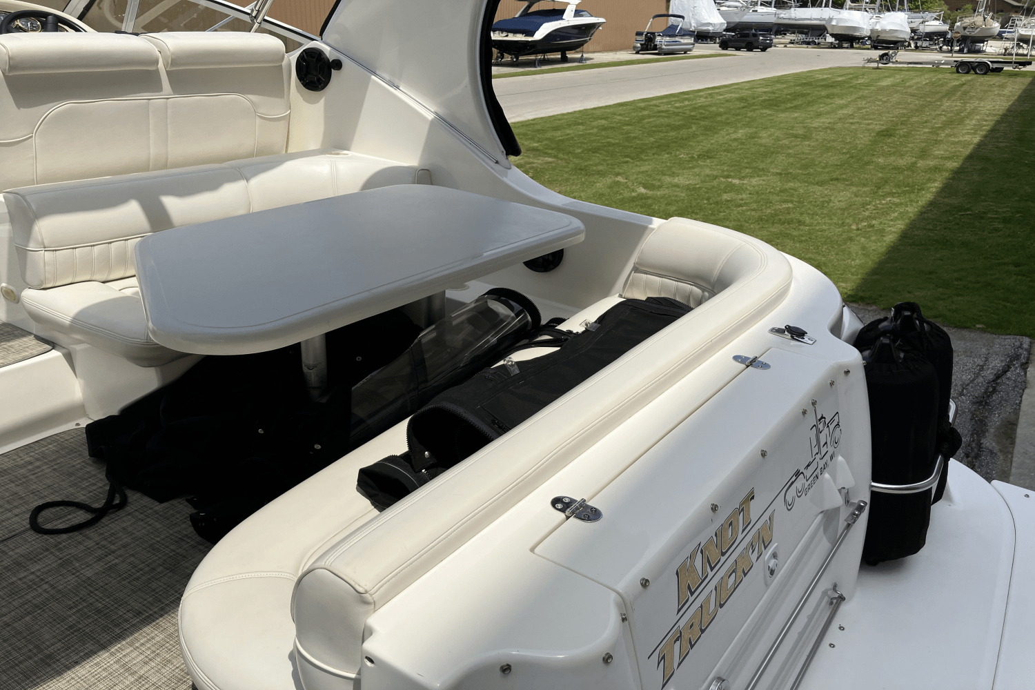 2000 Cruisers Yachts 3375 Image Thumbnail #13