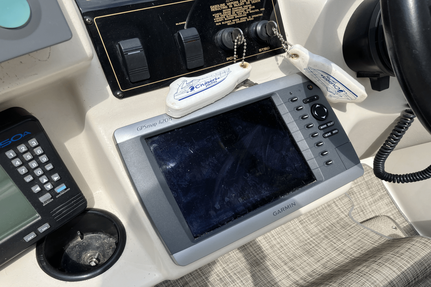 2000 Cruisers Yachts 3375 Image Thumbnail #19