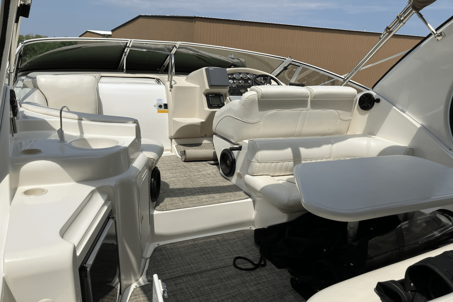 2000 Cruisers Yachts 3375 Image Thumbnail #12