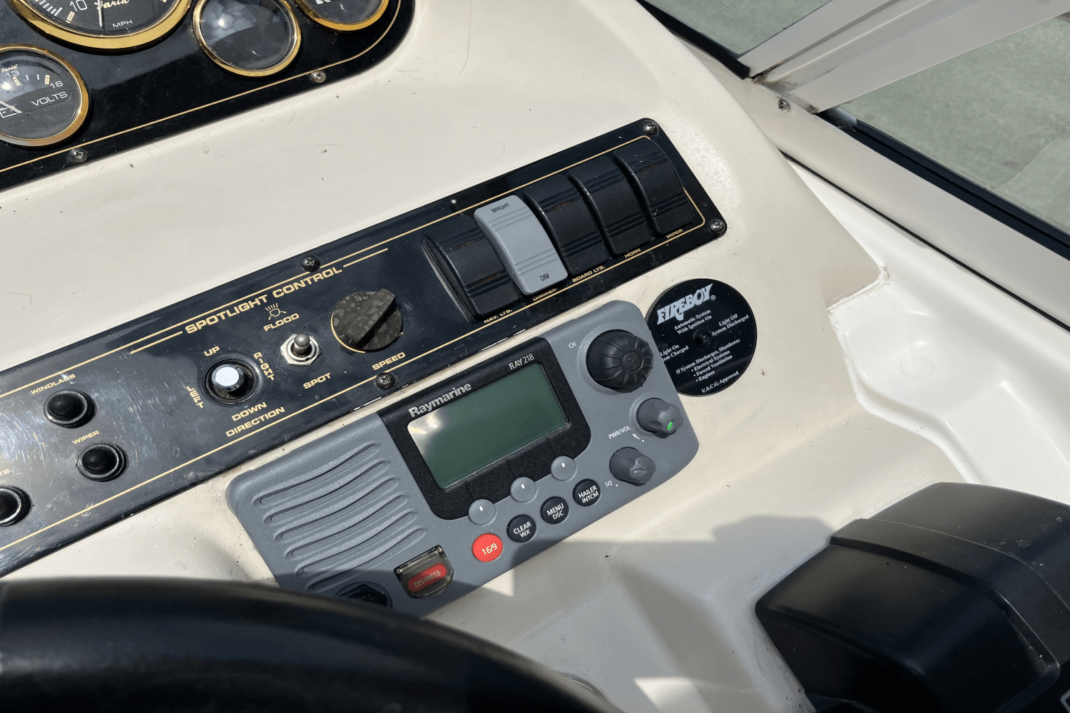 2000 Cruisers Yachts 3375 Image Thumbnail #23
