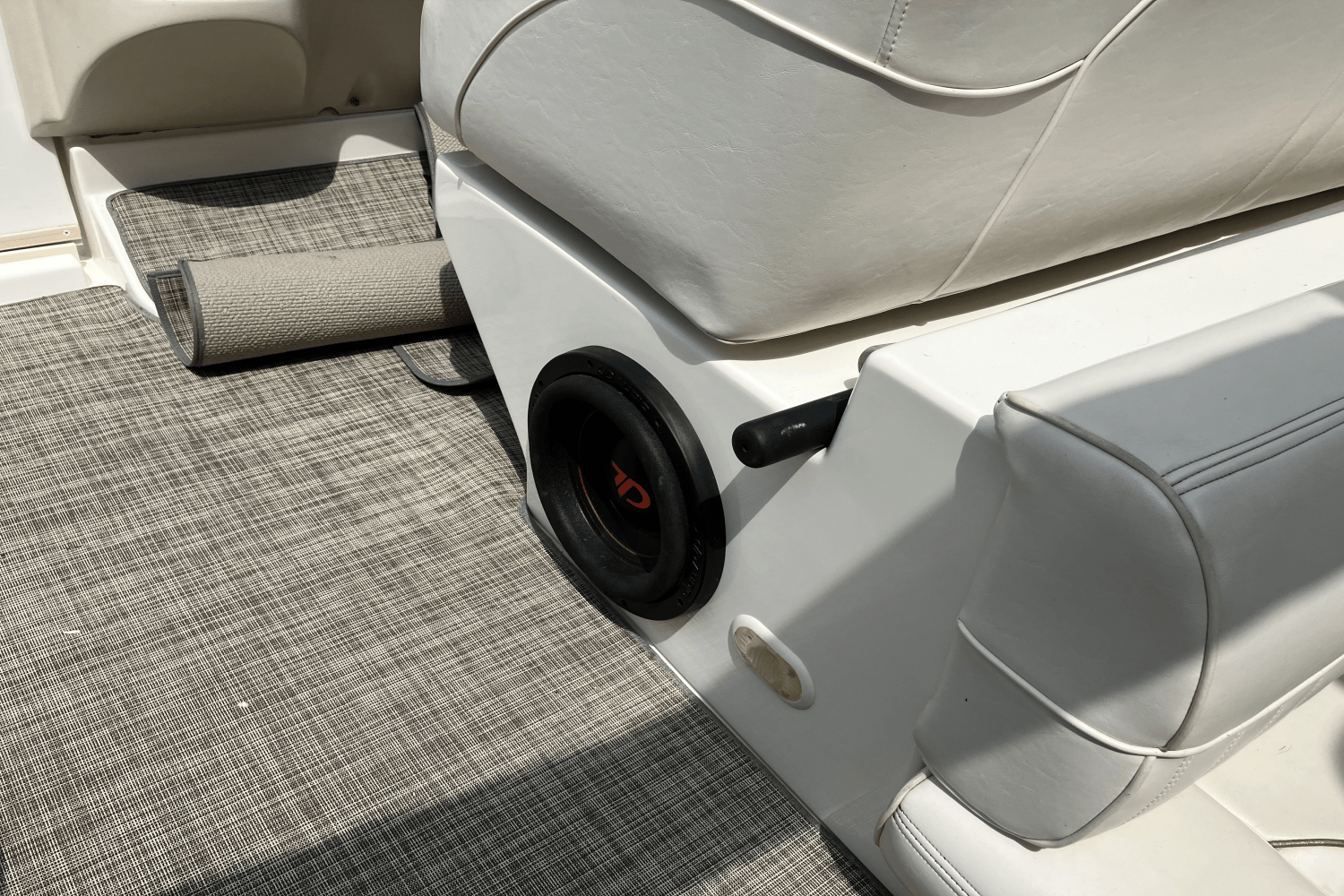 2000 Cruisers Yachts 3375 Image Thumbnail #15