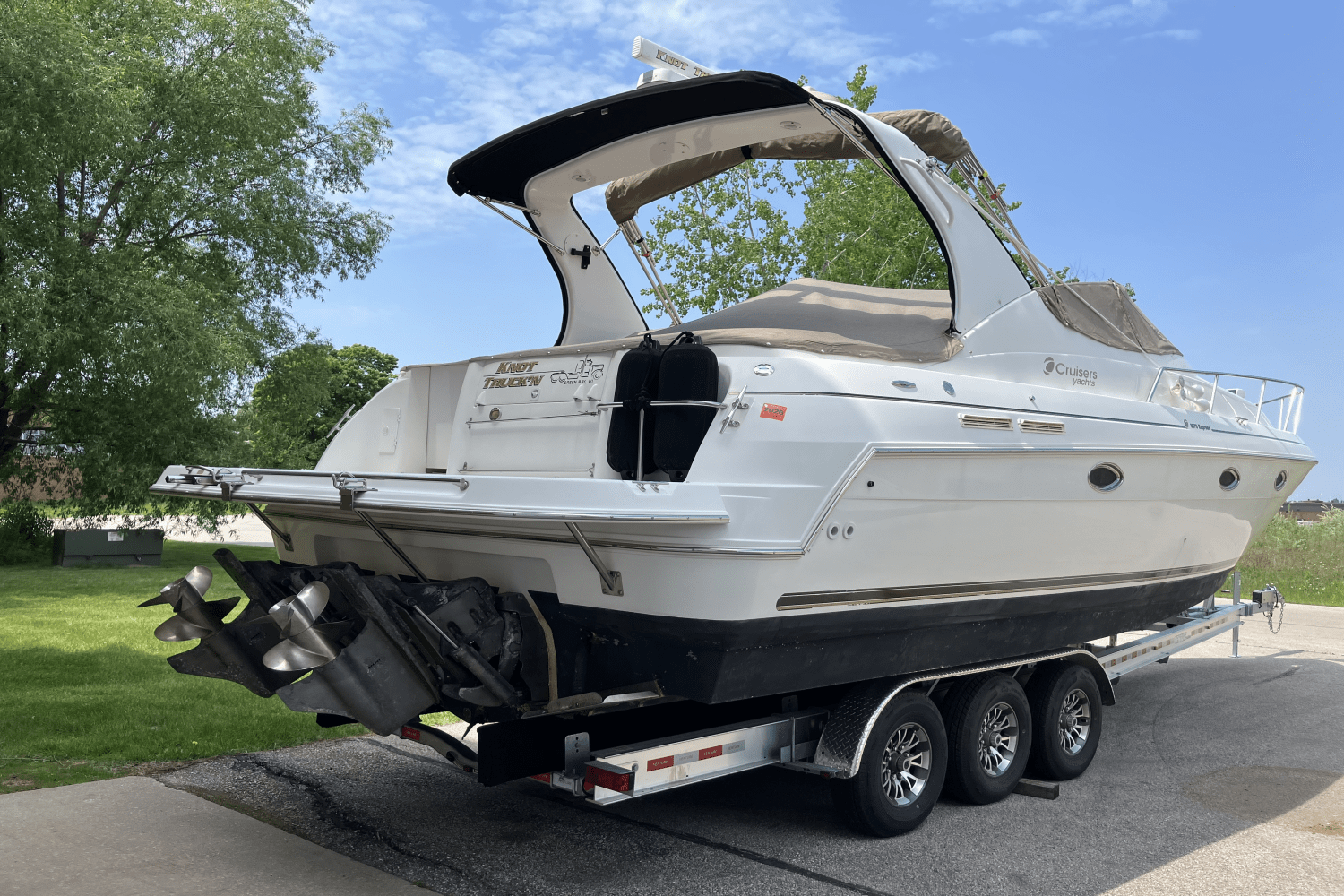 2000 Cruisers Yachts 3375 Image Thumbnail #5
