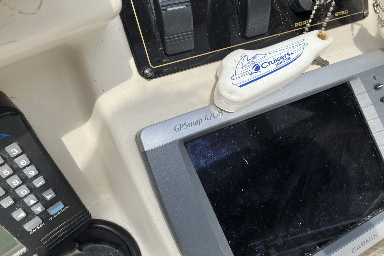 2000 Cruisers Yachts 3375 Image Thumbnail #21