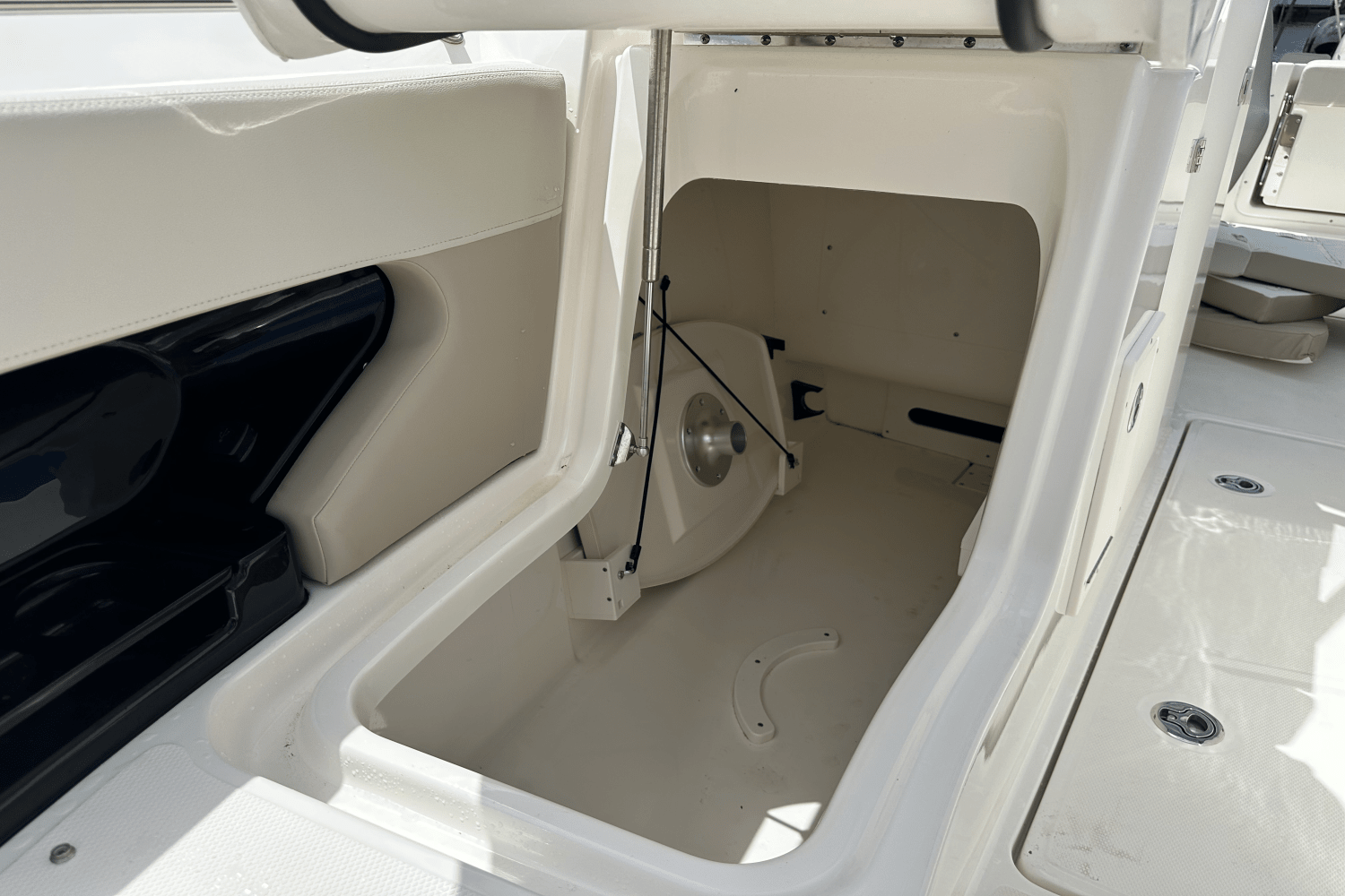 2023 Boston Whaler 24 VANTAGE Image Thumbnail #34